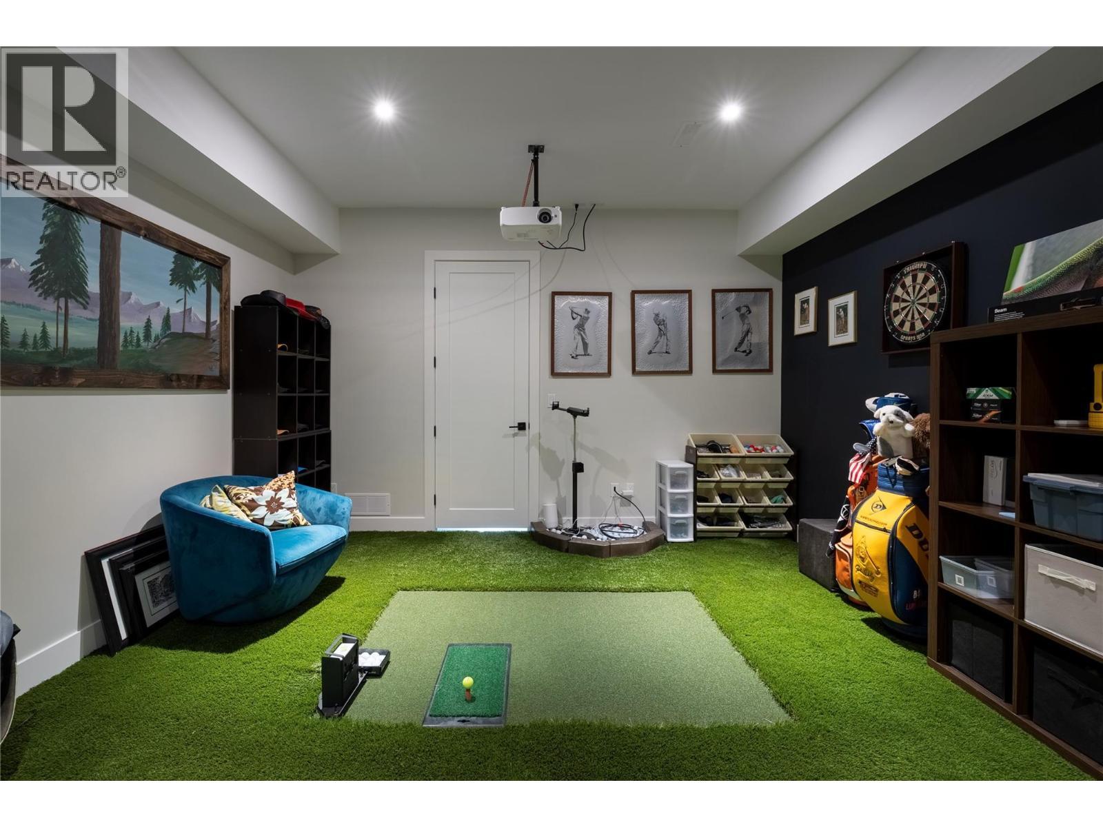 640 Mt. Ida Crescent, Coldstream, BC - Indoor Photo Showing Other Room