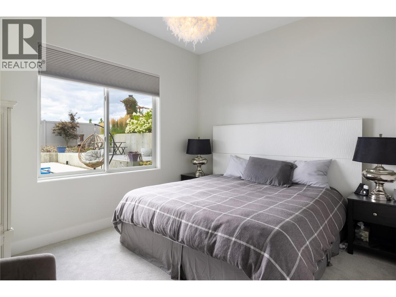 640 Mt. Ida Crescent, Coldstream, BC - Indoor Photo Showing Bedroom