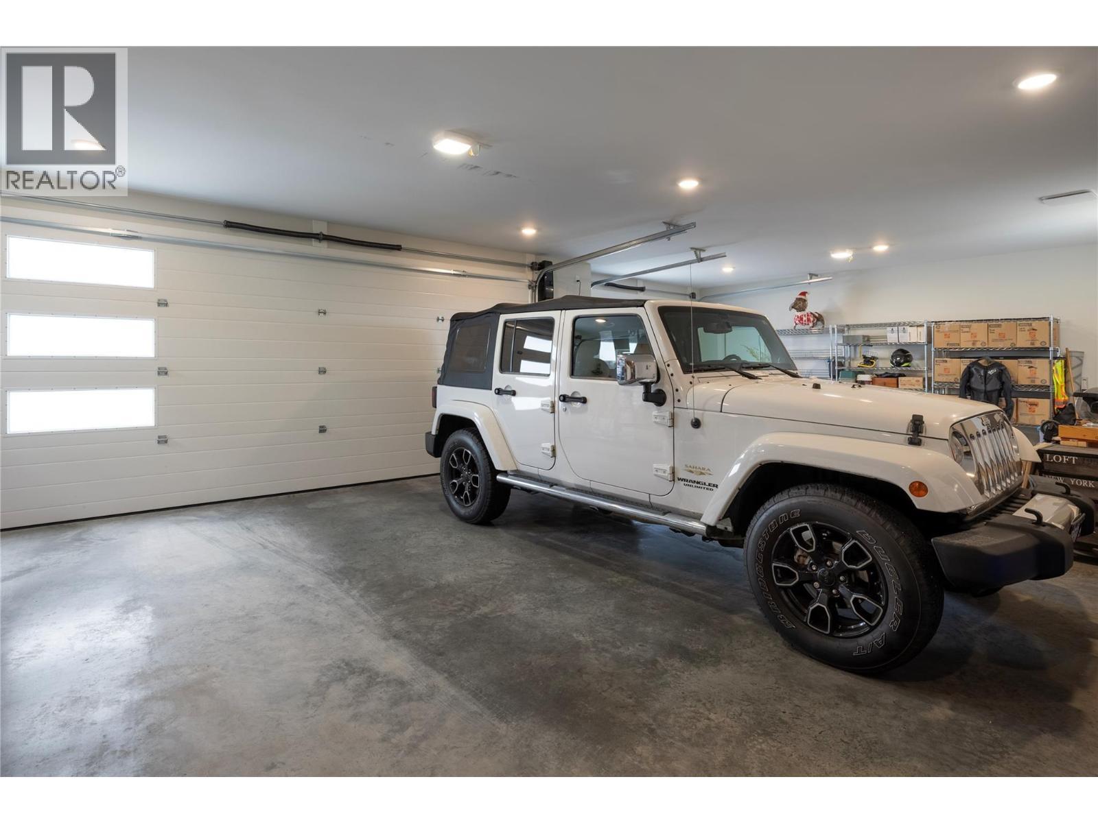 640 Mt. Ida Crescent, Coldstream, BC - Indoor Photo Showing Garage