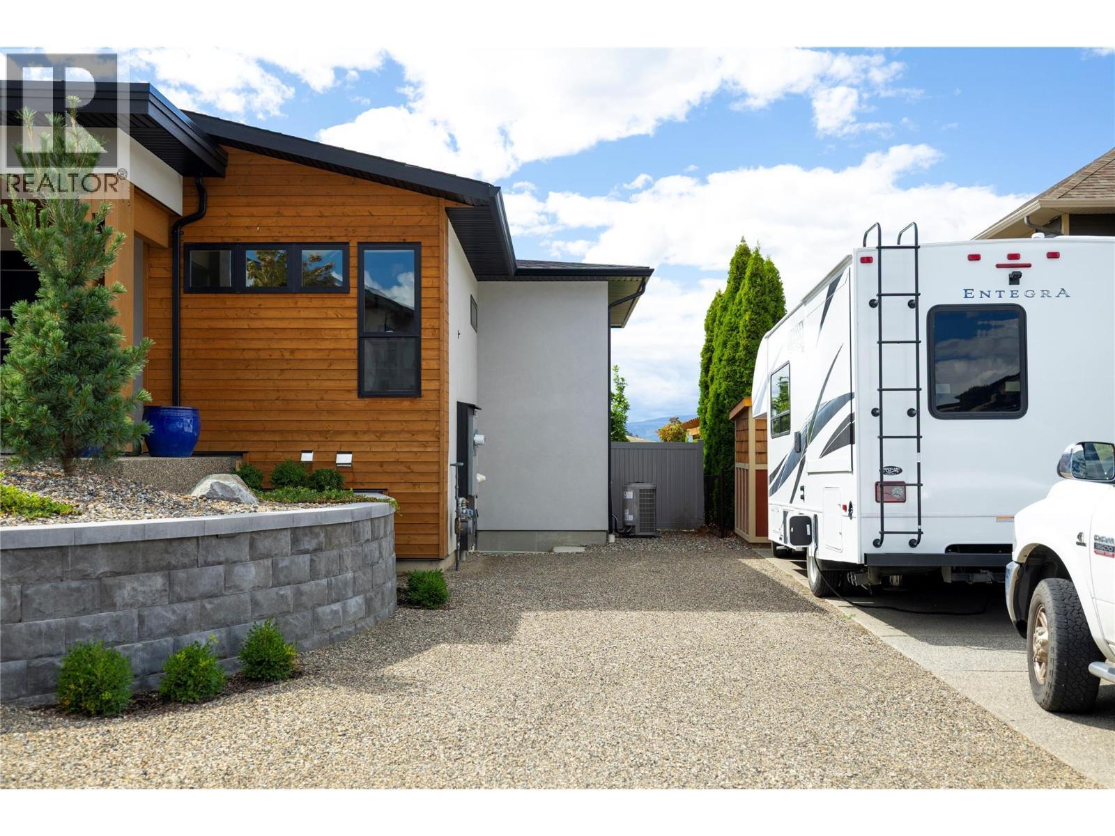 640 Mt. Ida Crescent, Coldstream, BC - Outdoor With Exterior