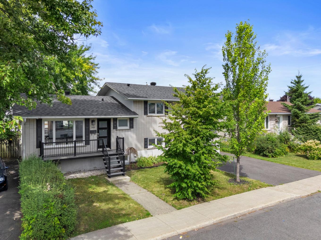 Frontage - 185 Rue Brault, Longueuil (Le Vieux-Longueuil), QC - Outdoor With Deck Patio Veranda With Facade