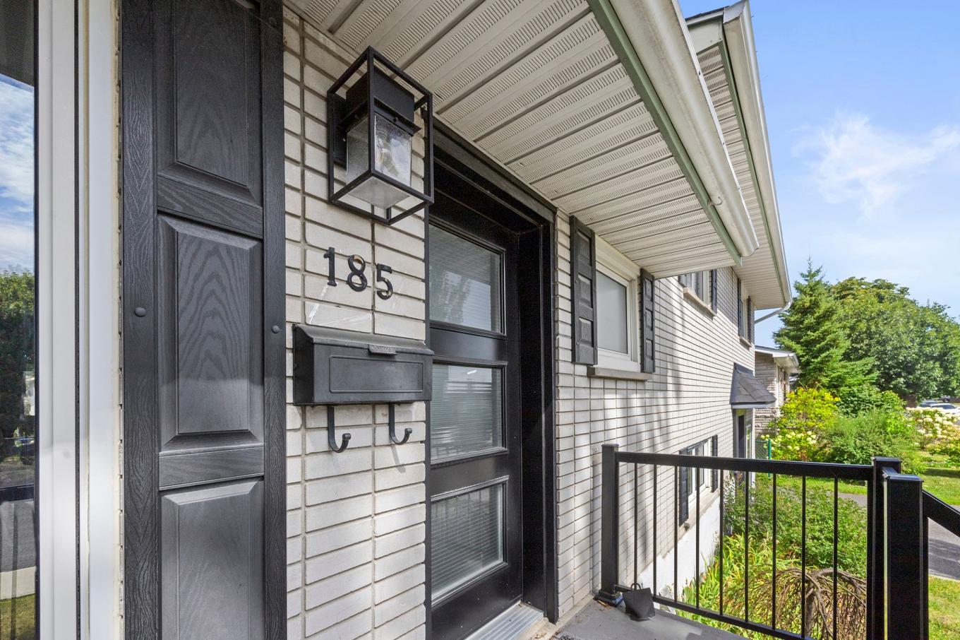 Exterior entrance - 185 Rue Brault, Longueuil (Le Vieux-Longueuil), QC - Outdoor With Exterior