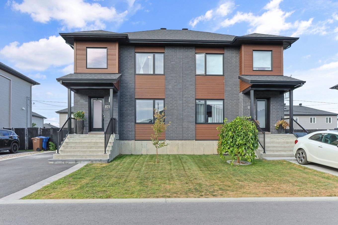 Façade - 871 Rue Vinet, Salaberry-De-Valleyfield, QC - Outdoor With Facade
