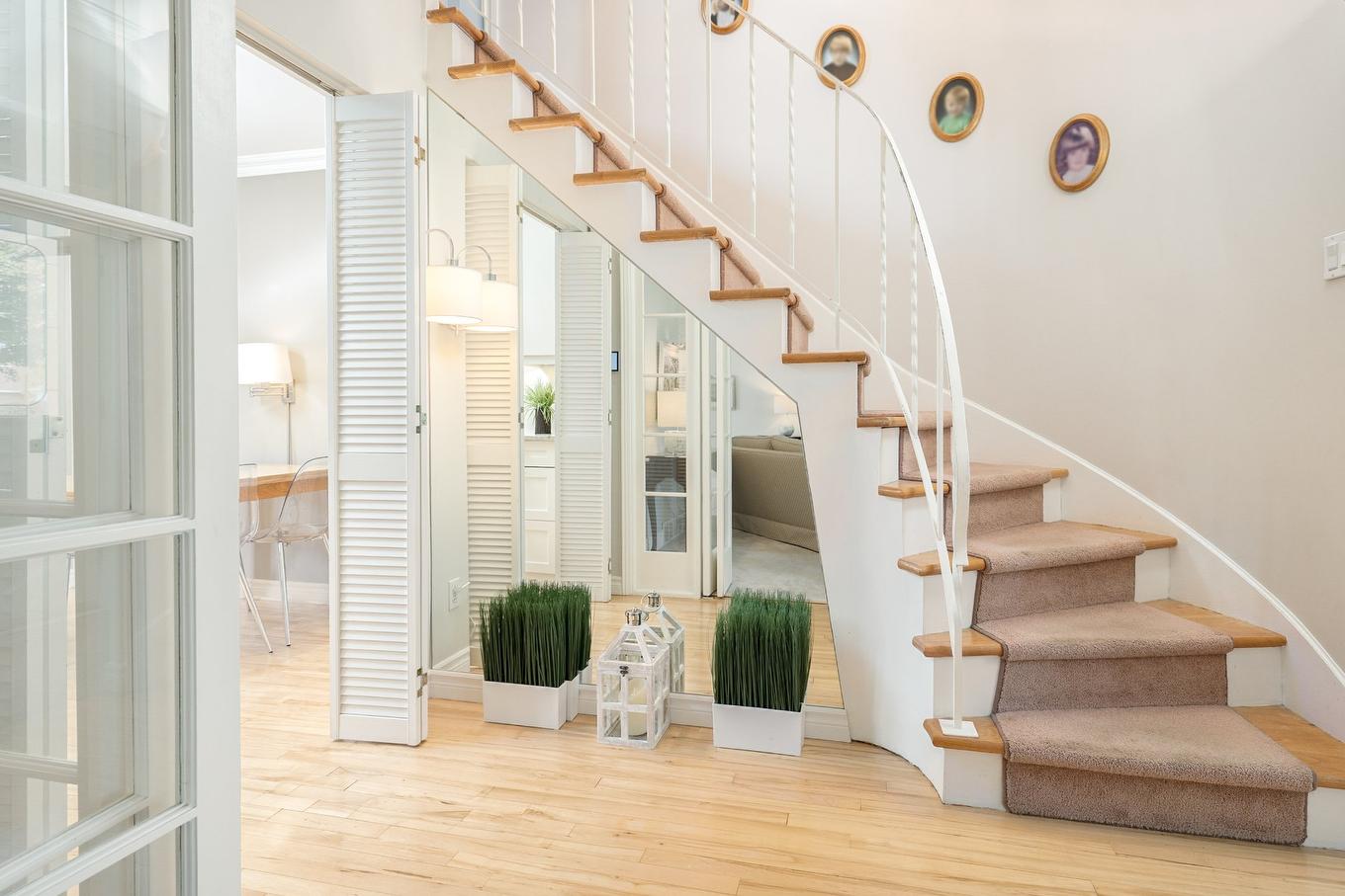 Staircase - 66 Rue Park Ridge, Kirkland, QC - Indoor Photo Showing Other Room