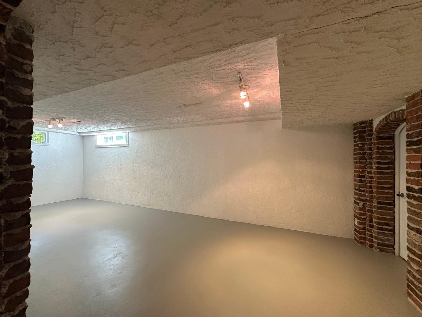 Basement - 66 Rue Park Ridge, Kirkland, QC - Indoor Photo Showing Basement