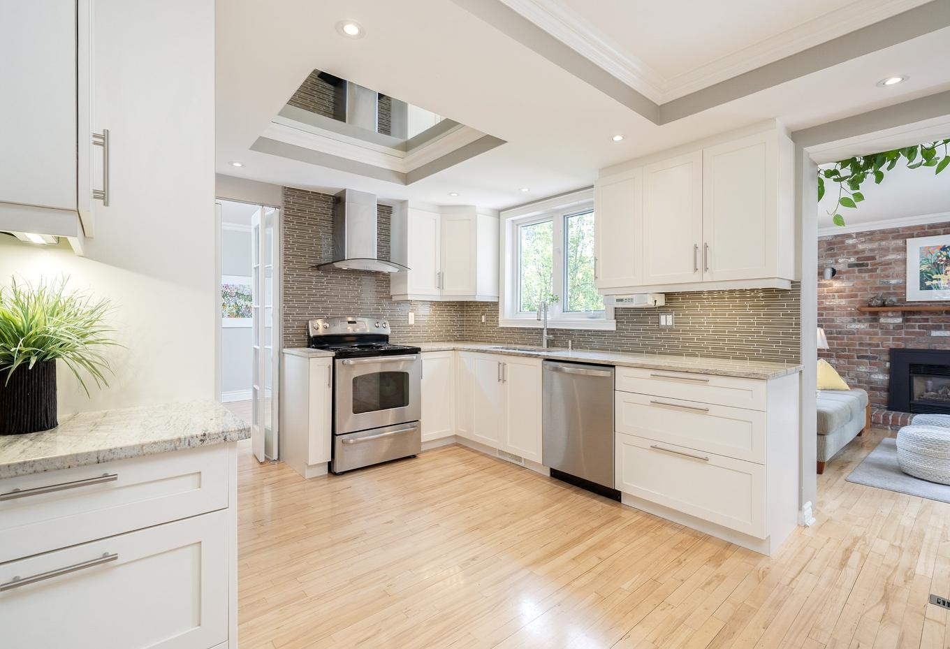 Kitchen - 66 Rue Park Ridge, Kirkland, QC - Indoor Photo Showing Kitchen With Upgraded Kitchen