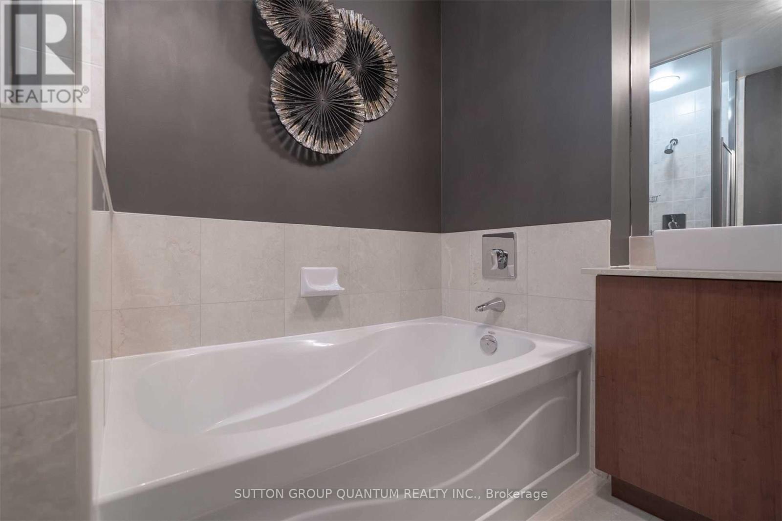 4608 - 65 Bremner Boulevard, Toronto, ON - Indoor Photo Showing Bathroom