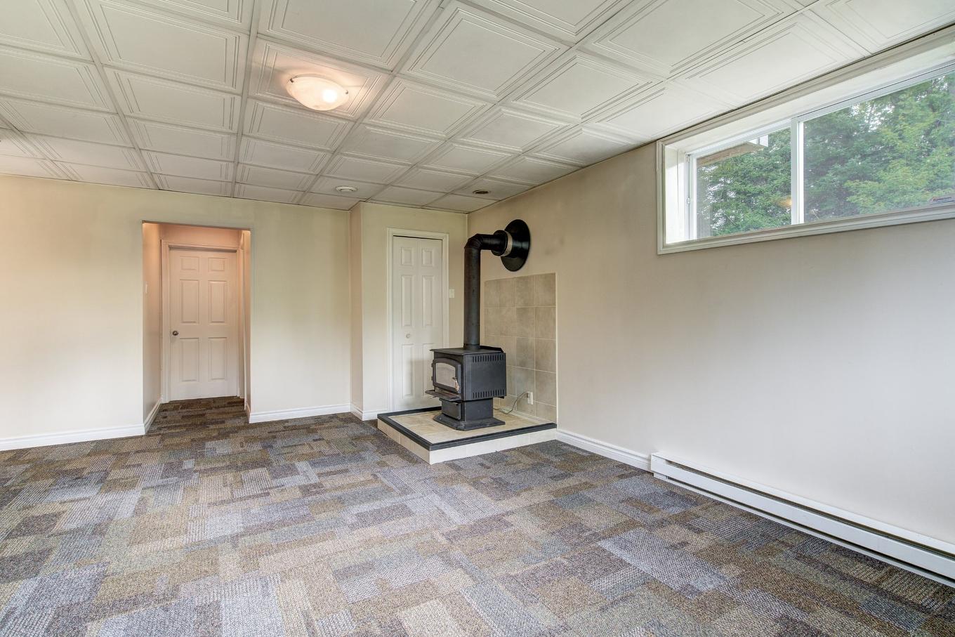 Basement - 159 Ch. Scott, Gore, QC - Indoor Photo Showing Other Room