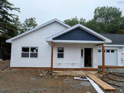 6 Shadebush Walk Upper Sackville, NS B4E 0X8