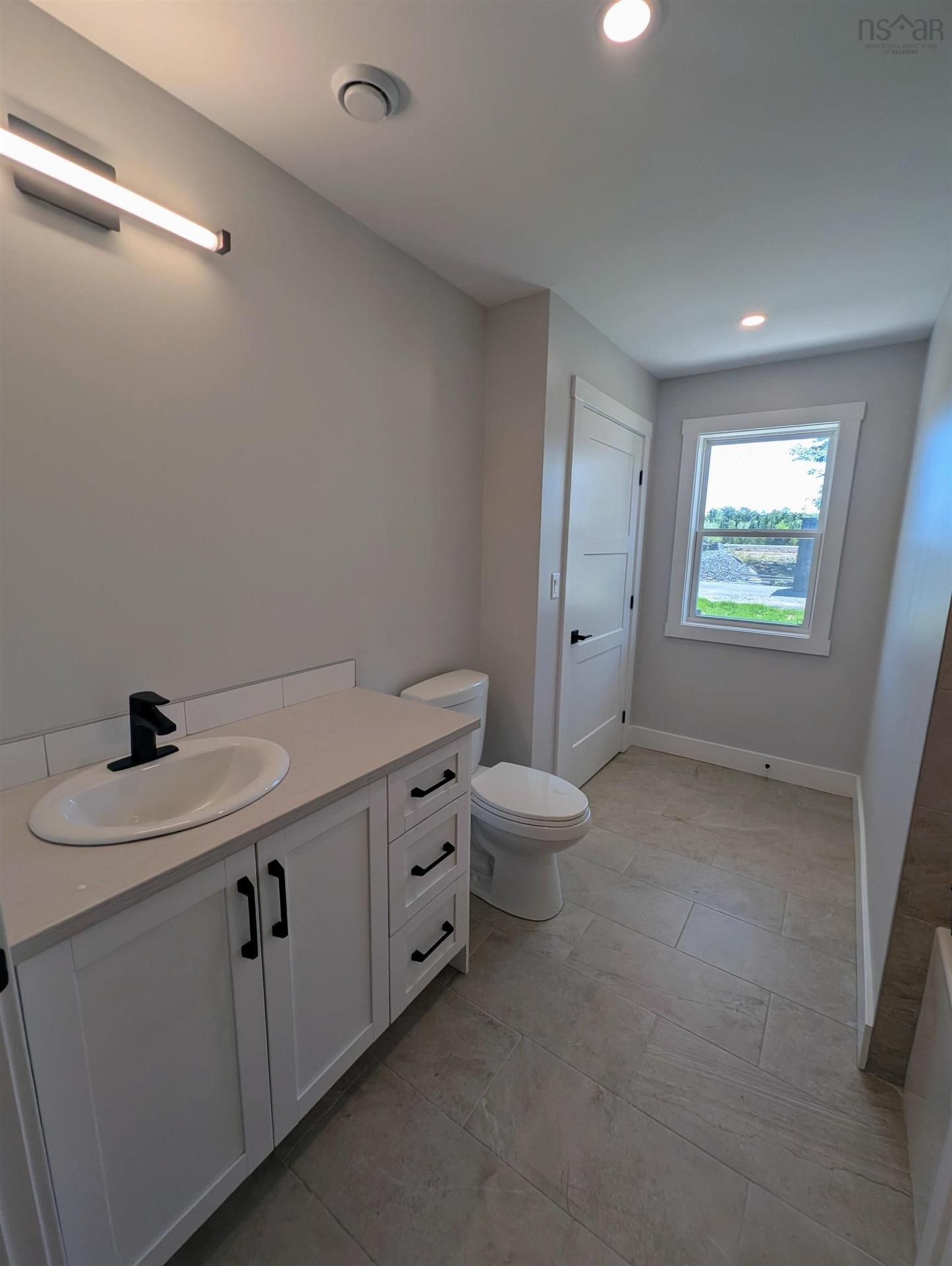 6 Shadebush Walk, Upper Sackville, NS - Indoor Photo Showing Bathroom