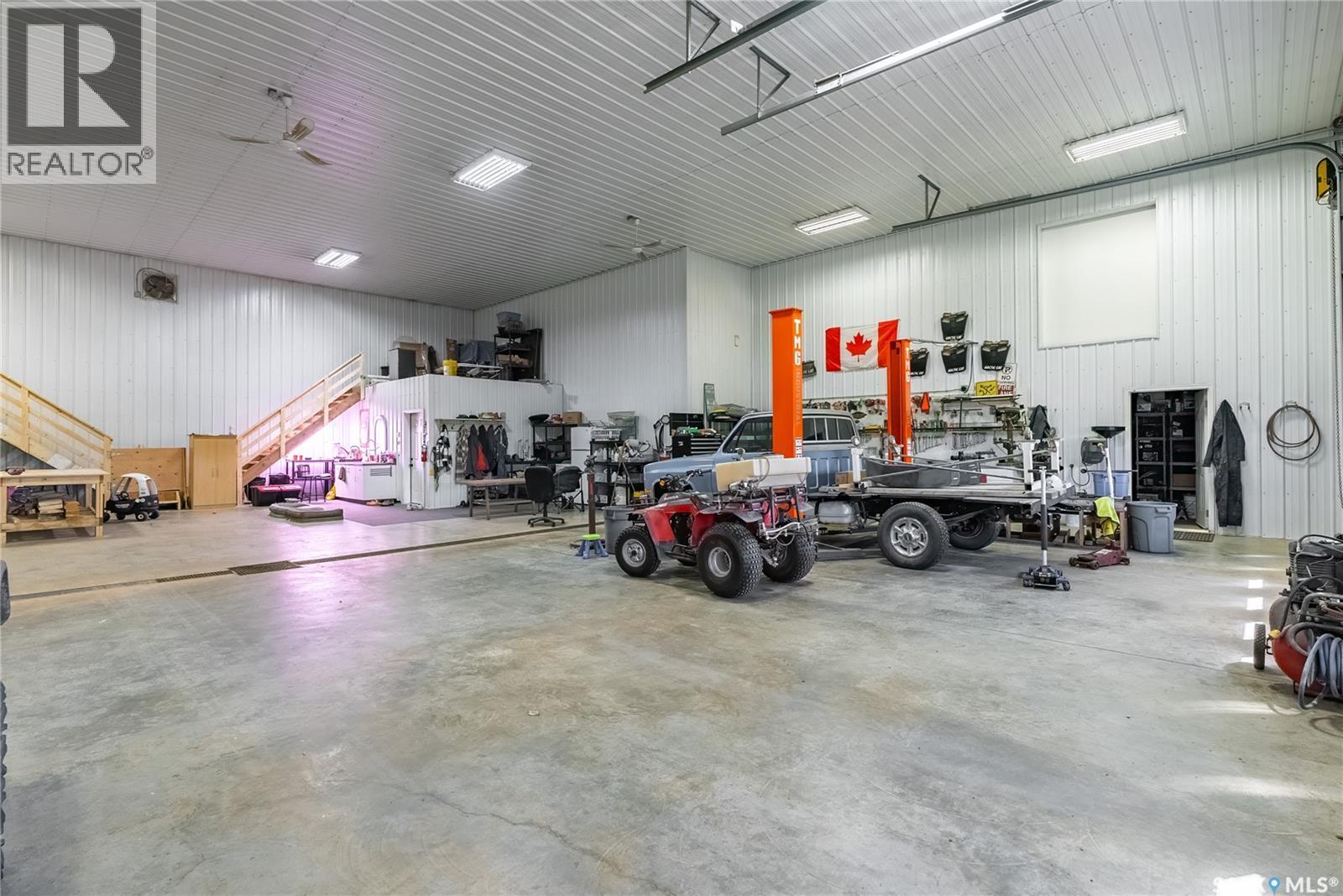 Scholl Acreage, Battle River Rm No. 438, SK - Indoor Photo Showing Garage