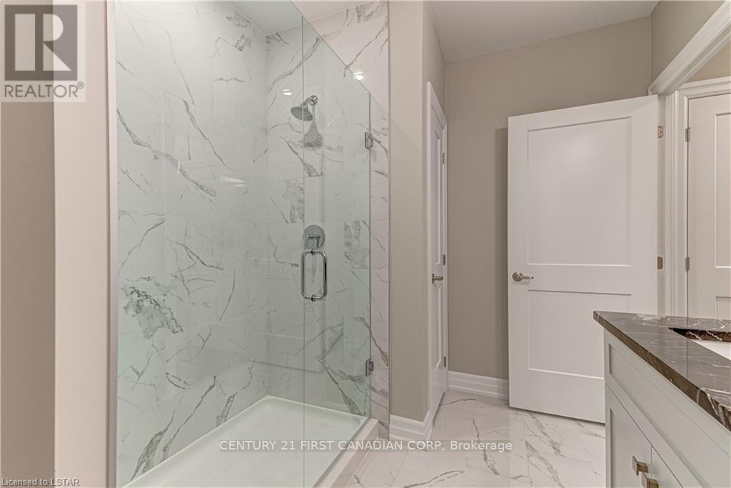 811 - 480 Callaway Road, London North (North R), ON - Indoor Photo Showing Bathroom