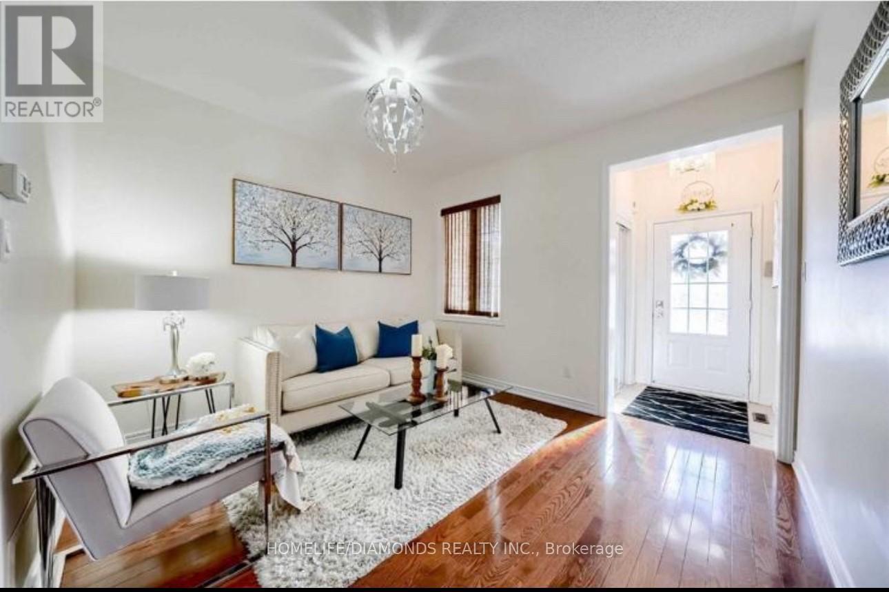 35 Fishing Crescent, Brampton, ON - Indoor Photo Showing Living Room