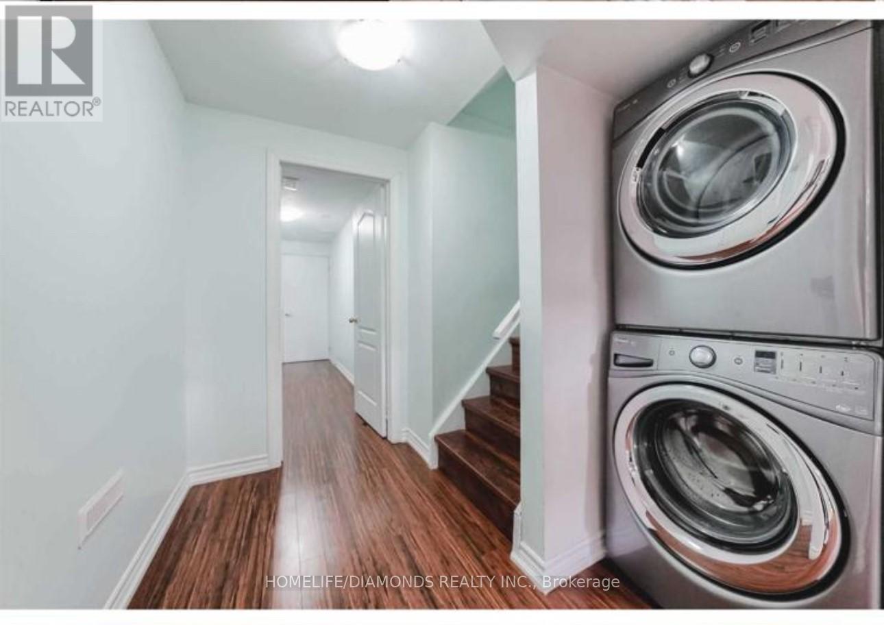 35 Fishing Crescent, Brampton, ON - Indoor Photo Showing Laundry Room