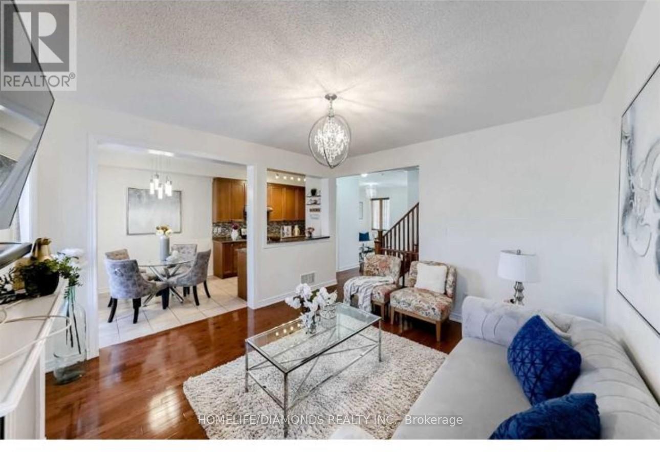 35 Fishing Crescent, Brampton, ON - Indoor Photo Showing Living Room