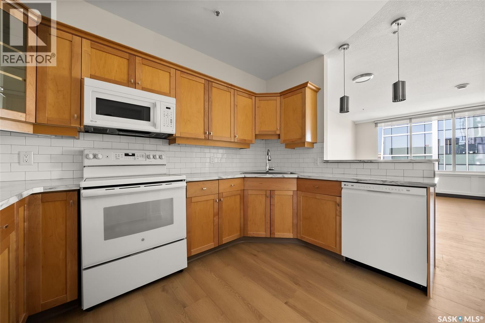 1201 1867 Hamilton Street, Regina, SK - Indoor Photo Showing Kitchen