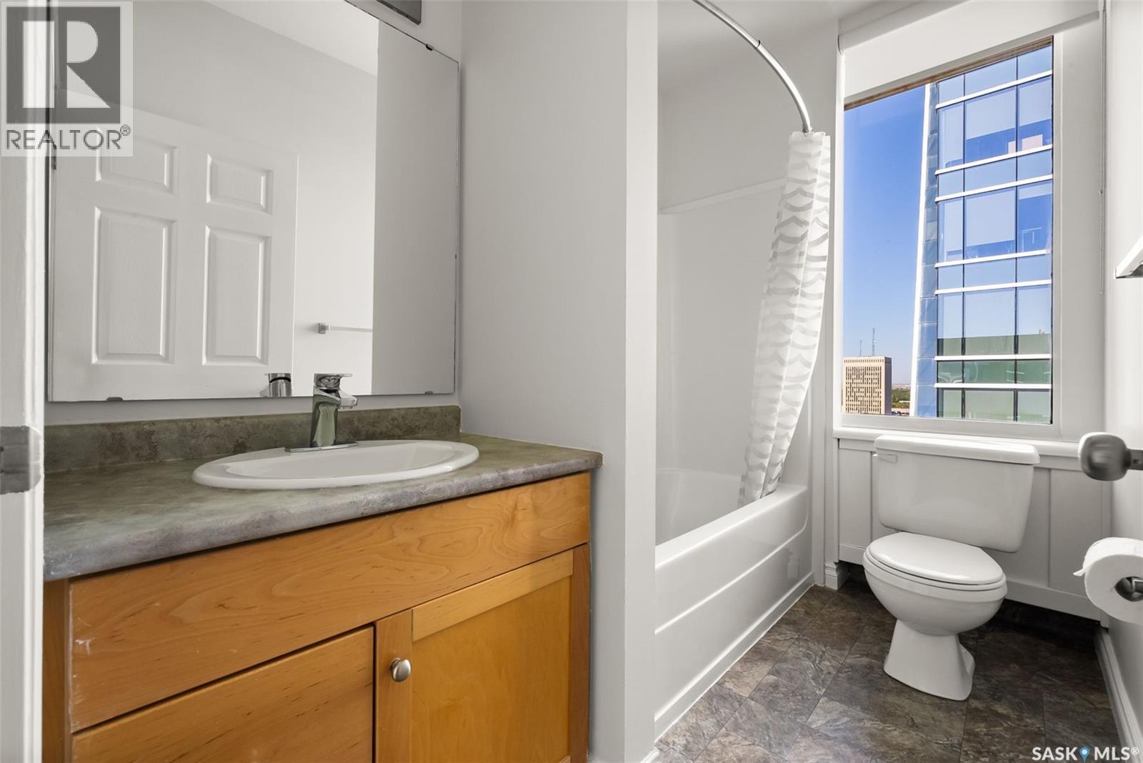 1201 1867 Hamilton Street, Regina, SK - Indoor Photo Showing Bathroom