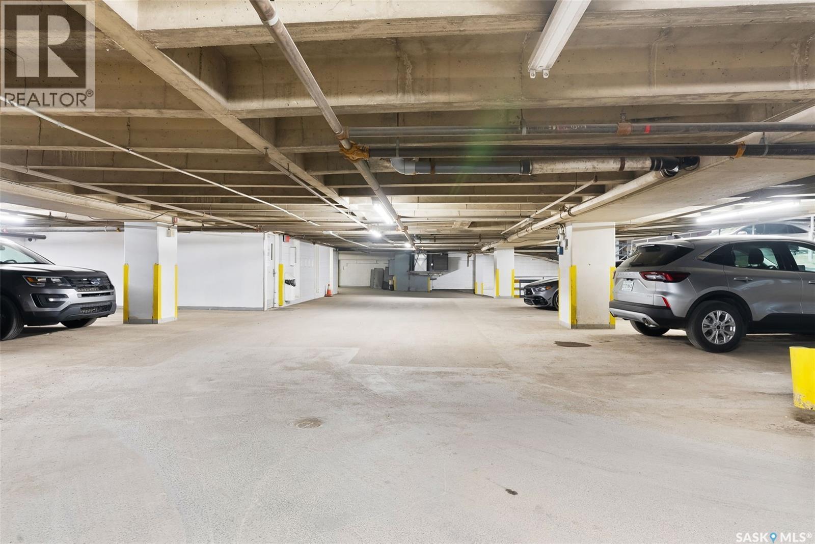 1201 1867 Hamilton Street, Regina, SK - Indoor Photo Showing Garage
