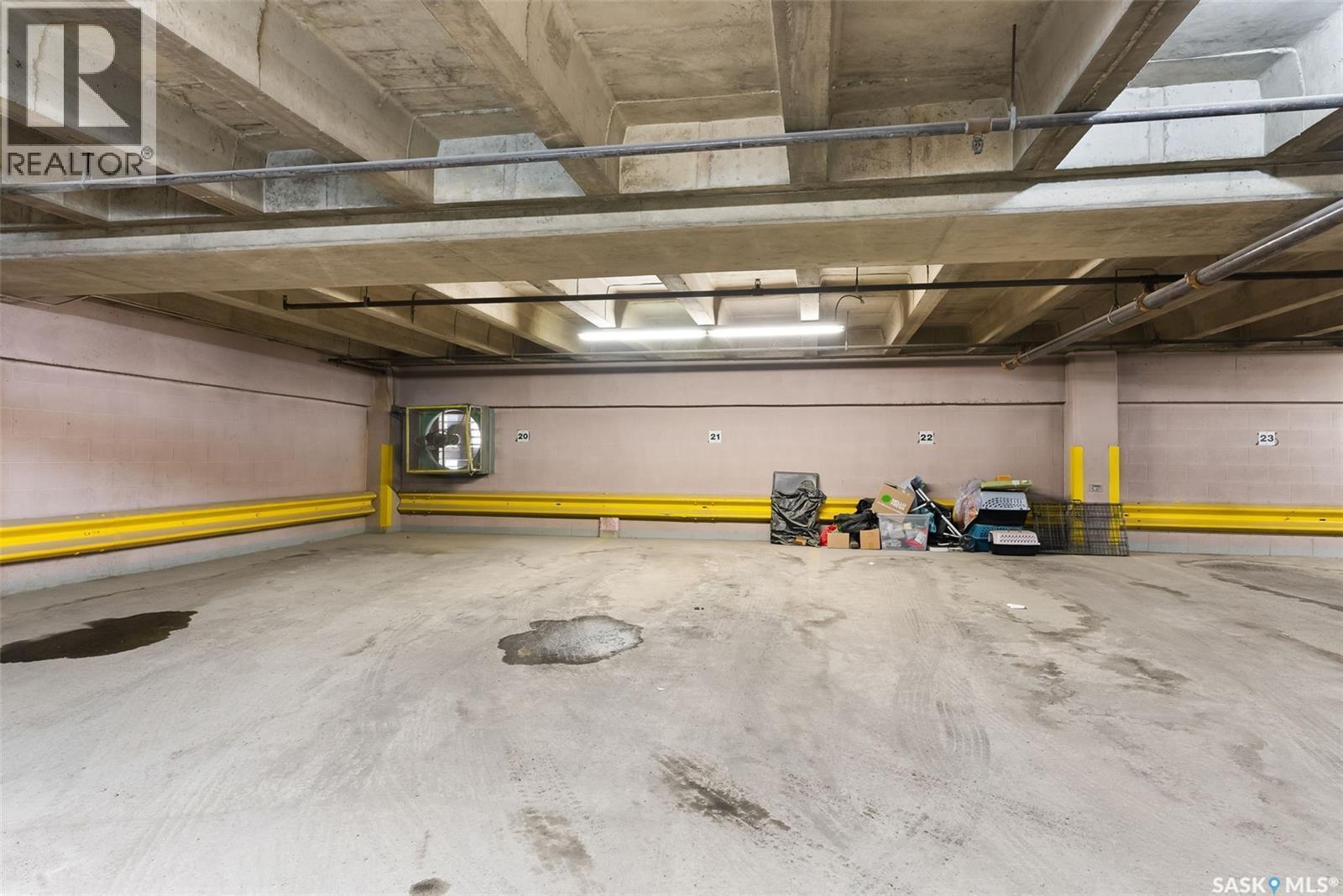 1201 1867 Hamilton Street, Regina, SK - Indoor Photo Showing Garage