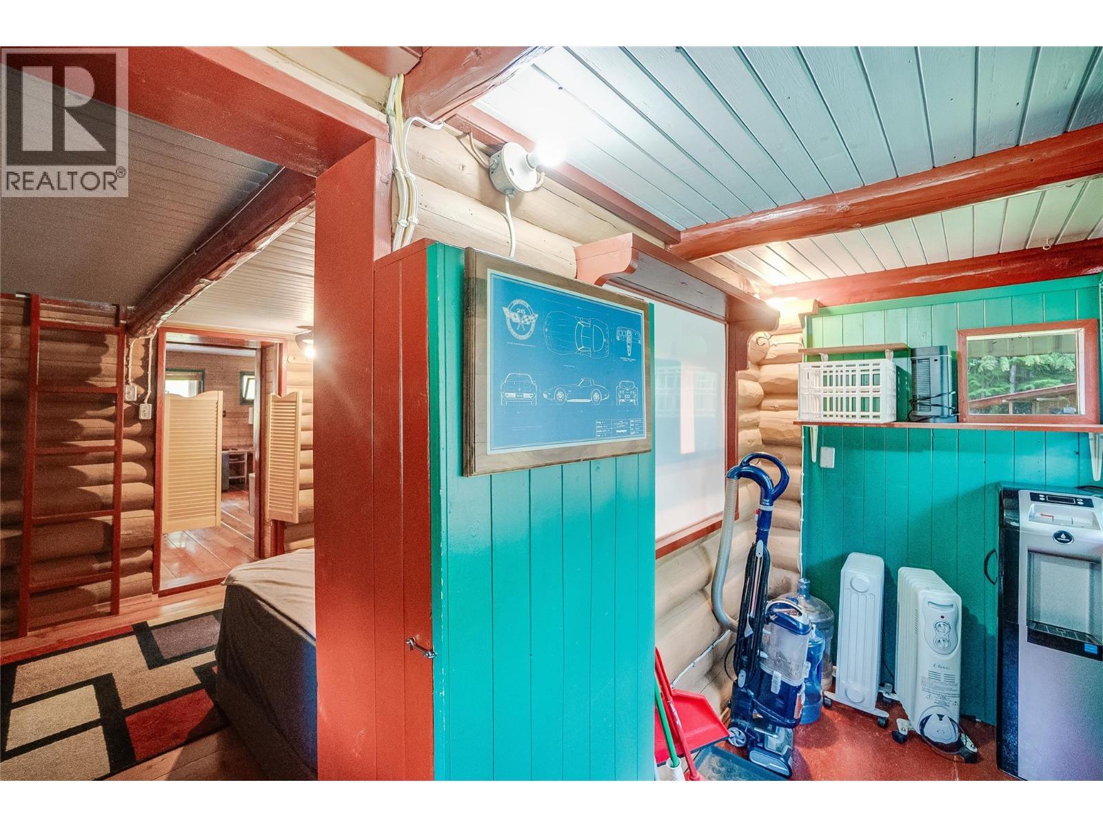 8780 Martens Road, Slocan, BC - Indoor Photo Showing Other Room