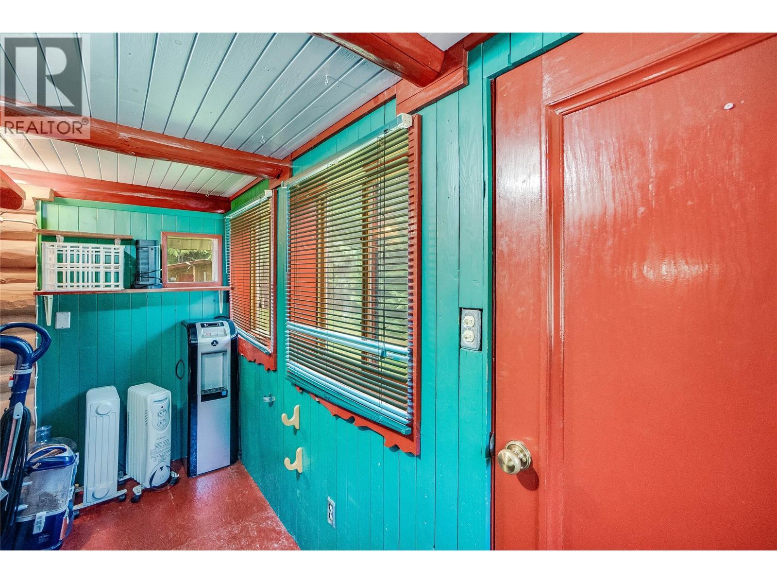 8780 Martens Road, Slocan, BC - Indoor Photo Showing Other Room