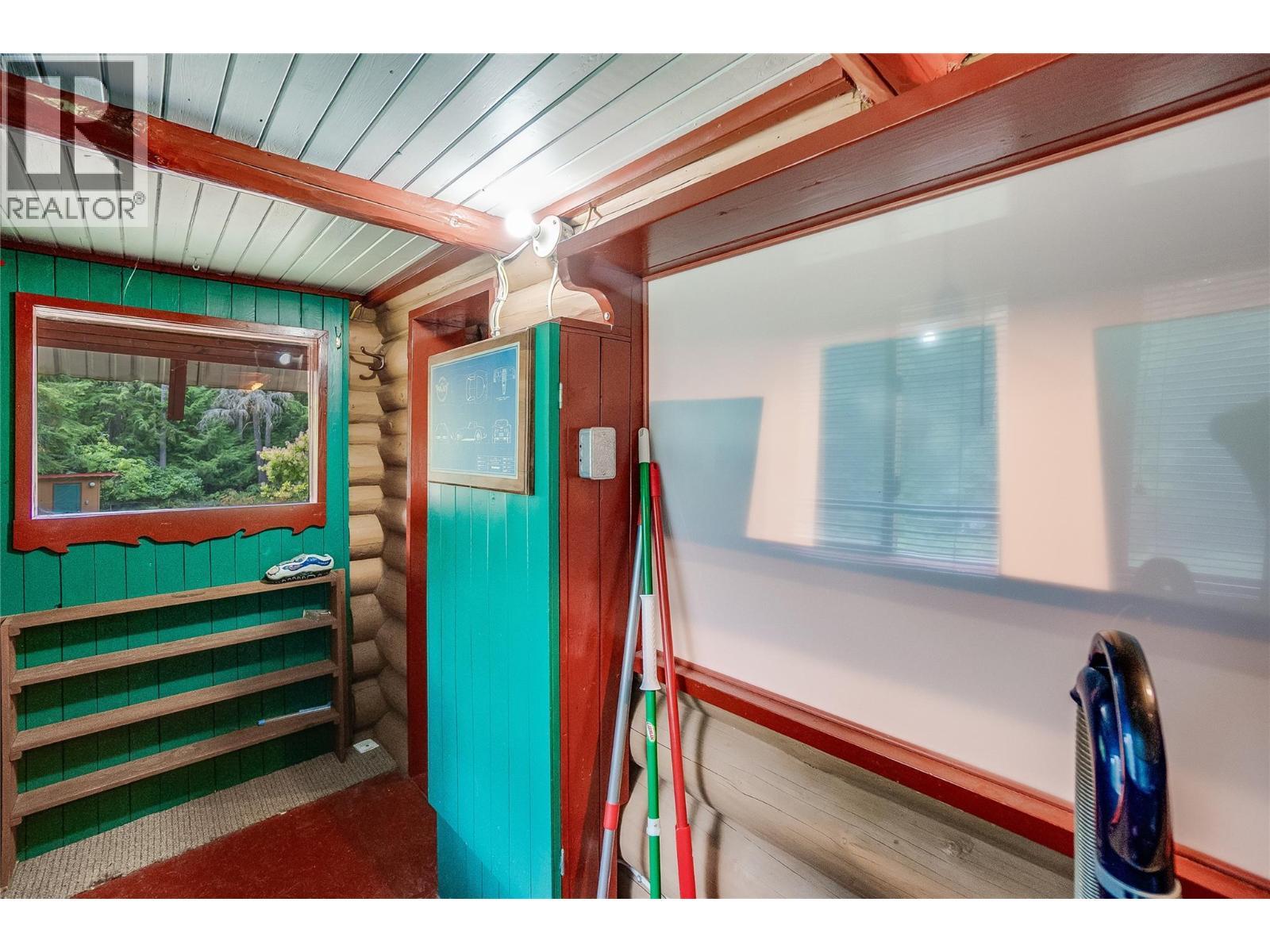 8780 Martens Road, Slocan, BC - Indoor Photo Showing Other Room