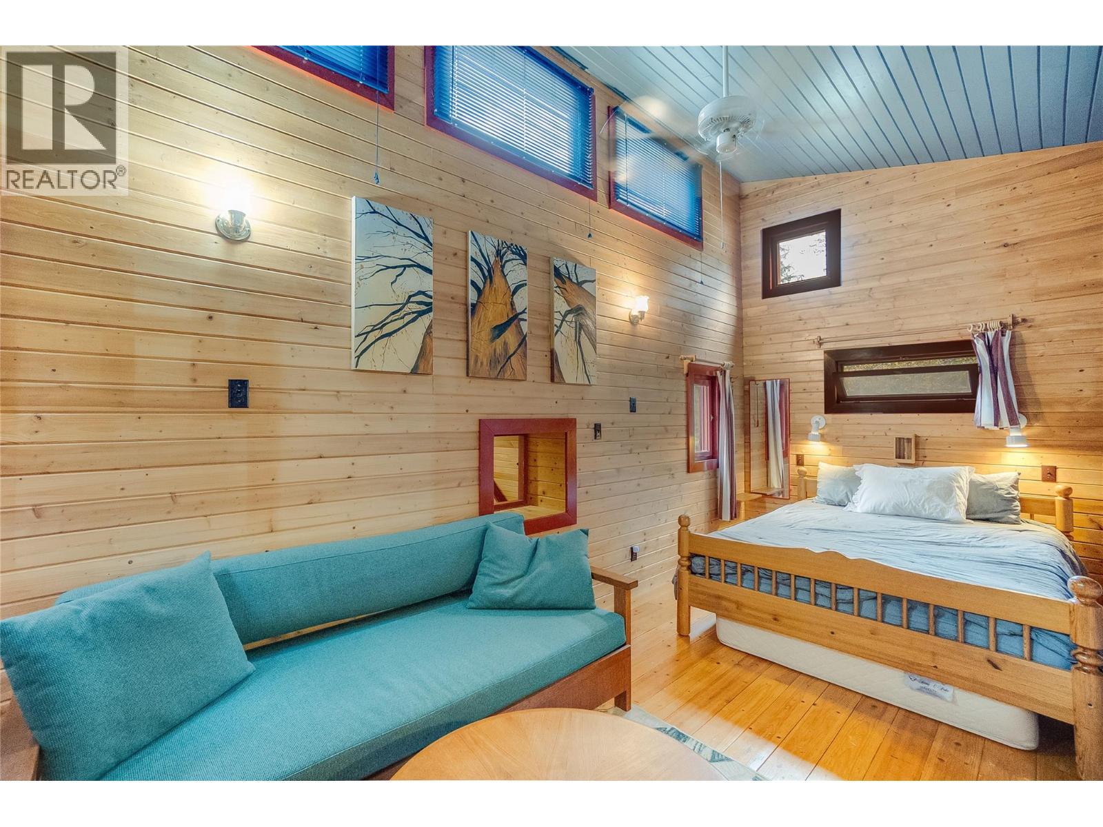 8780 Martens Road, Slocan, BC - Indoor Photo Showing Bedroom