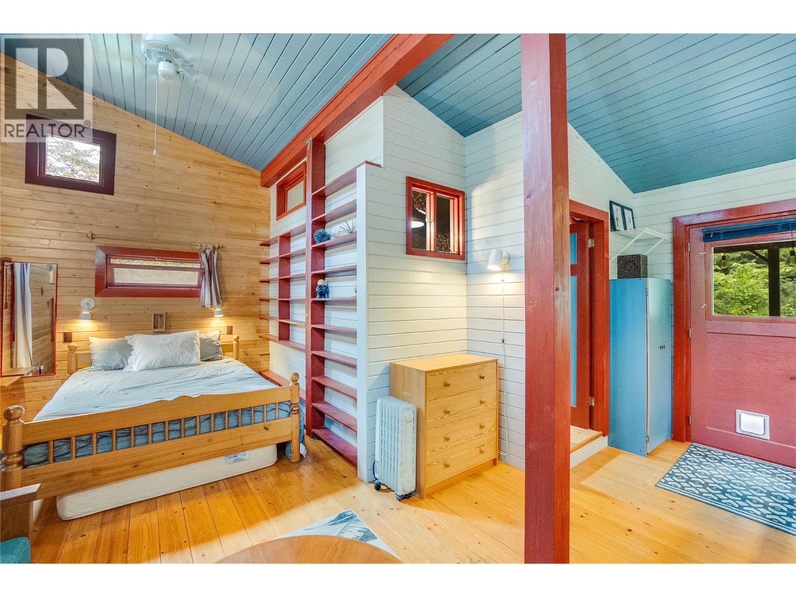 8780 Martens Road, Slocan, BC - Indoor Photo Showing Bedroom