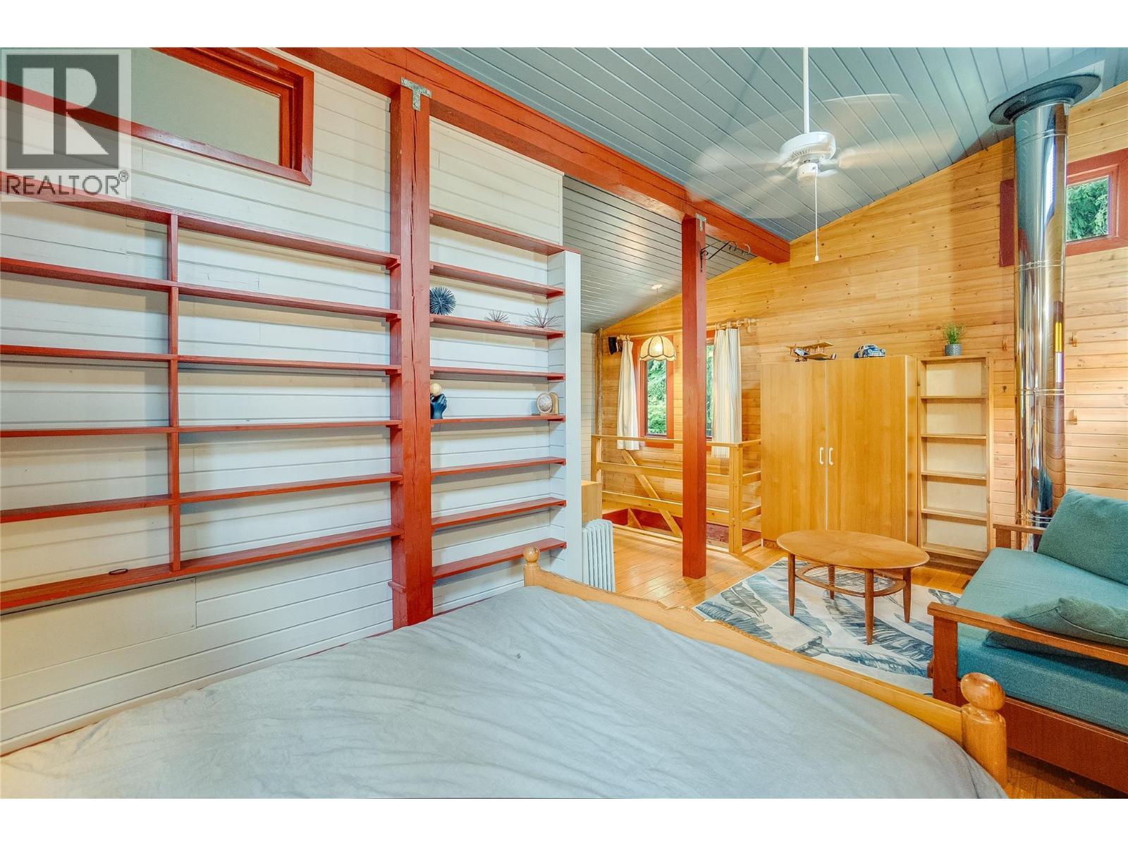 8780 Martens Road, Slocan, BC - Indoor Photo Showing Garage