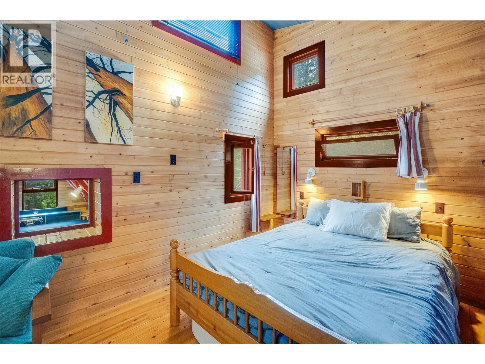 8780 Martens Road, Slocan, BC - Indoor Photo Showing Bedroom