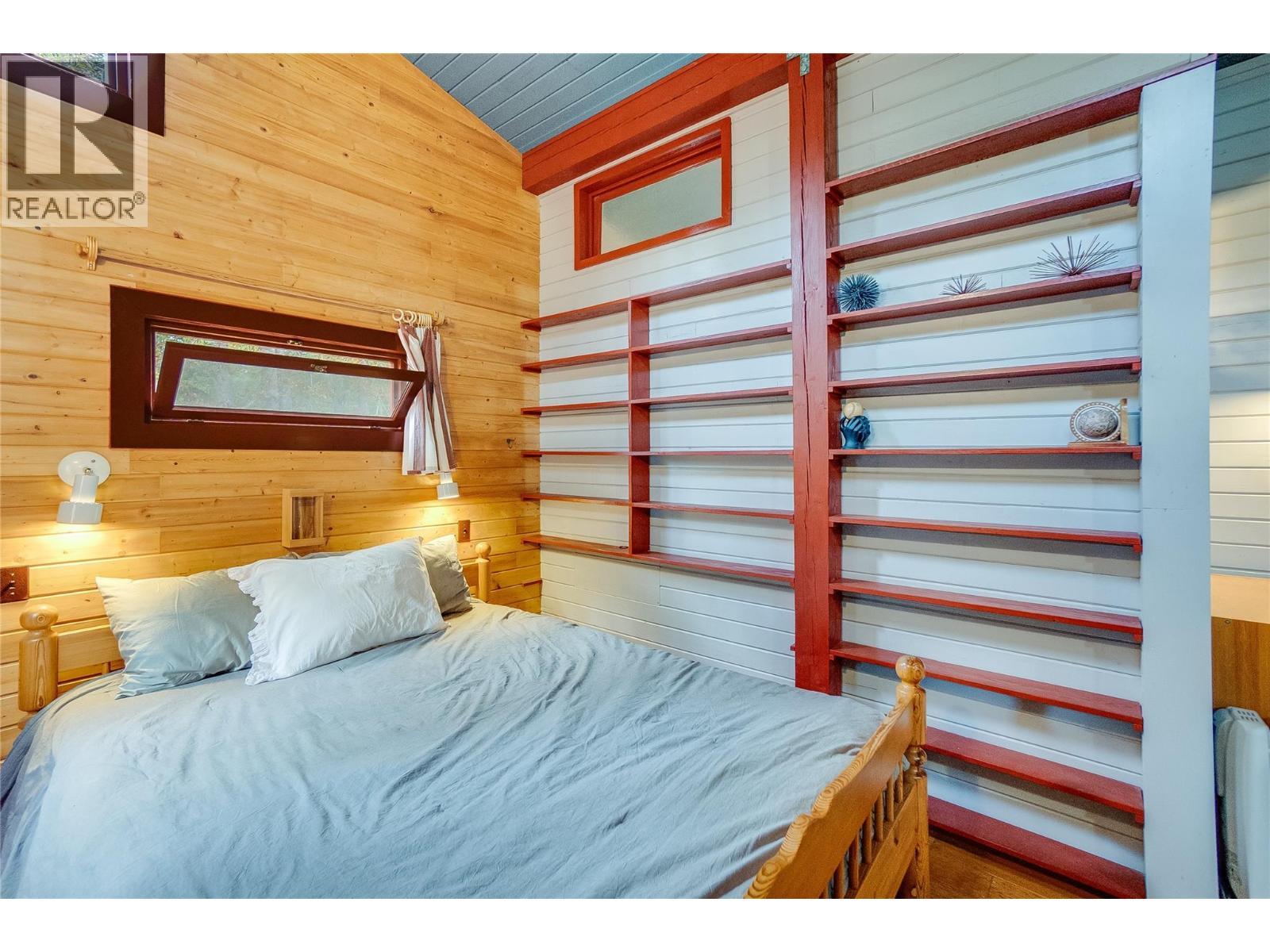 8780 Martens Road, Slocan, BC - Indoor Photo Showing Bedroom