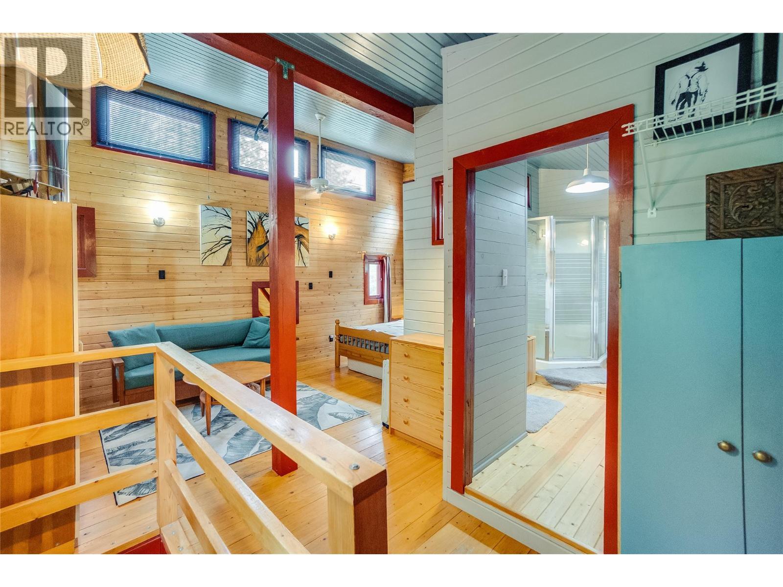 8780 Martens Road, Slocan, BC - Indoor Photo Showing Other Room