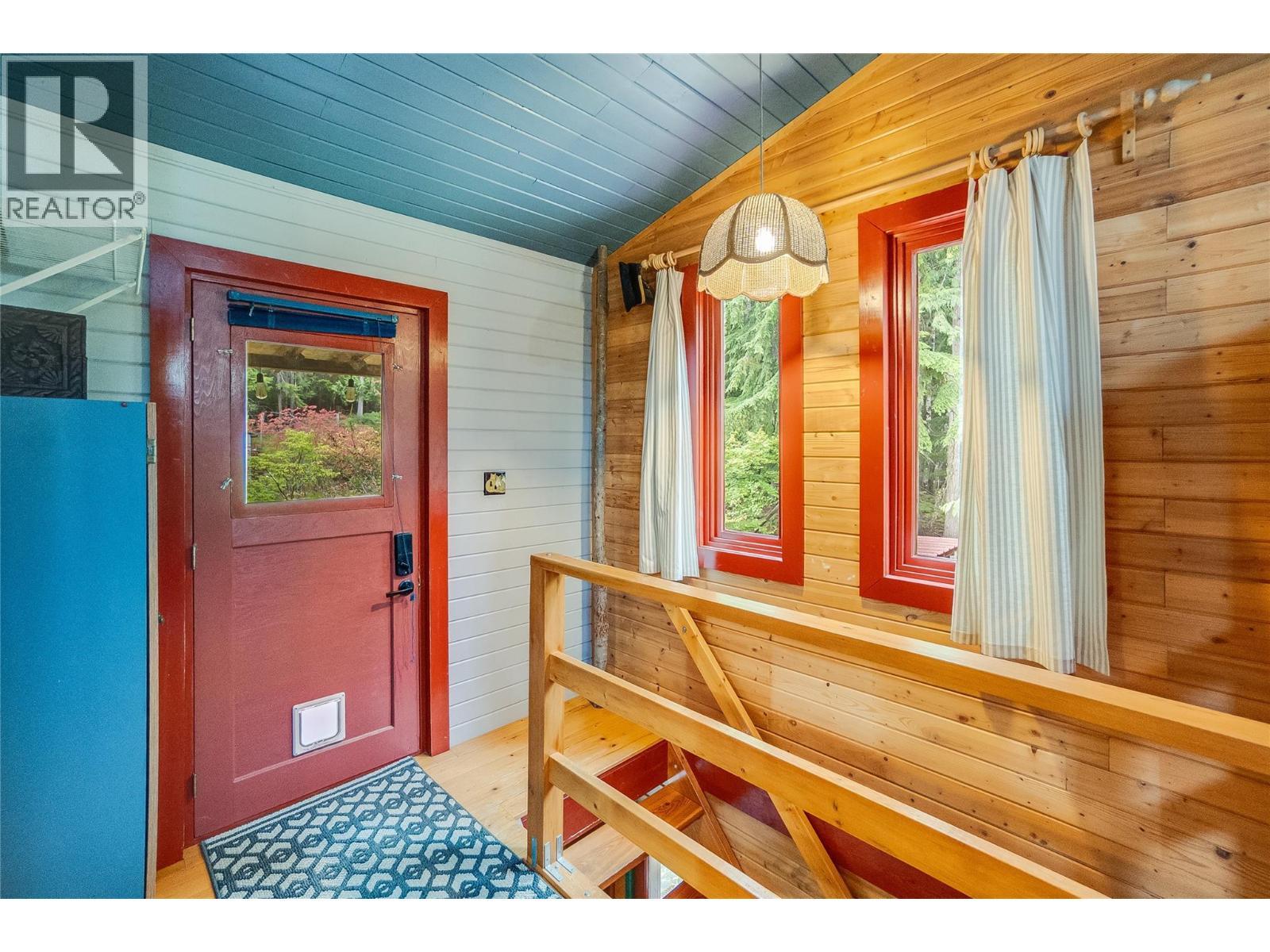8780 Martens Road, Slocan, BC - Photo Showing Other Room