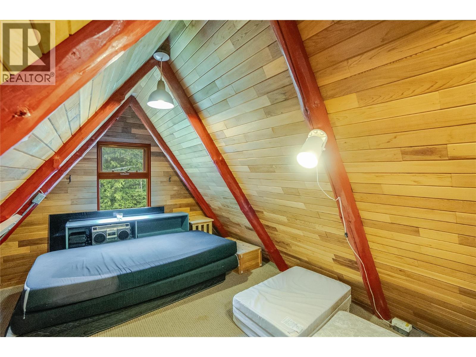 8780 Martens Road, Slocan, BC - Indoor Photo Showing Other Room