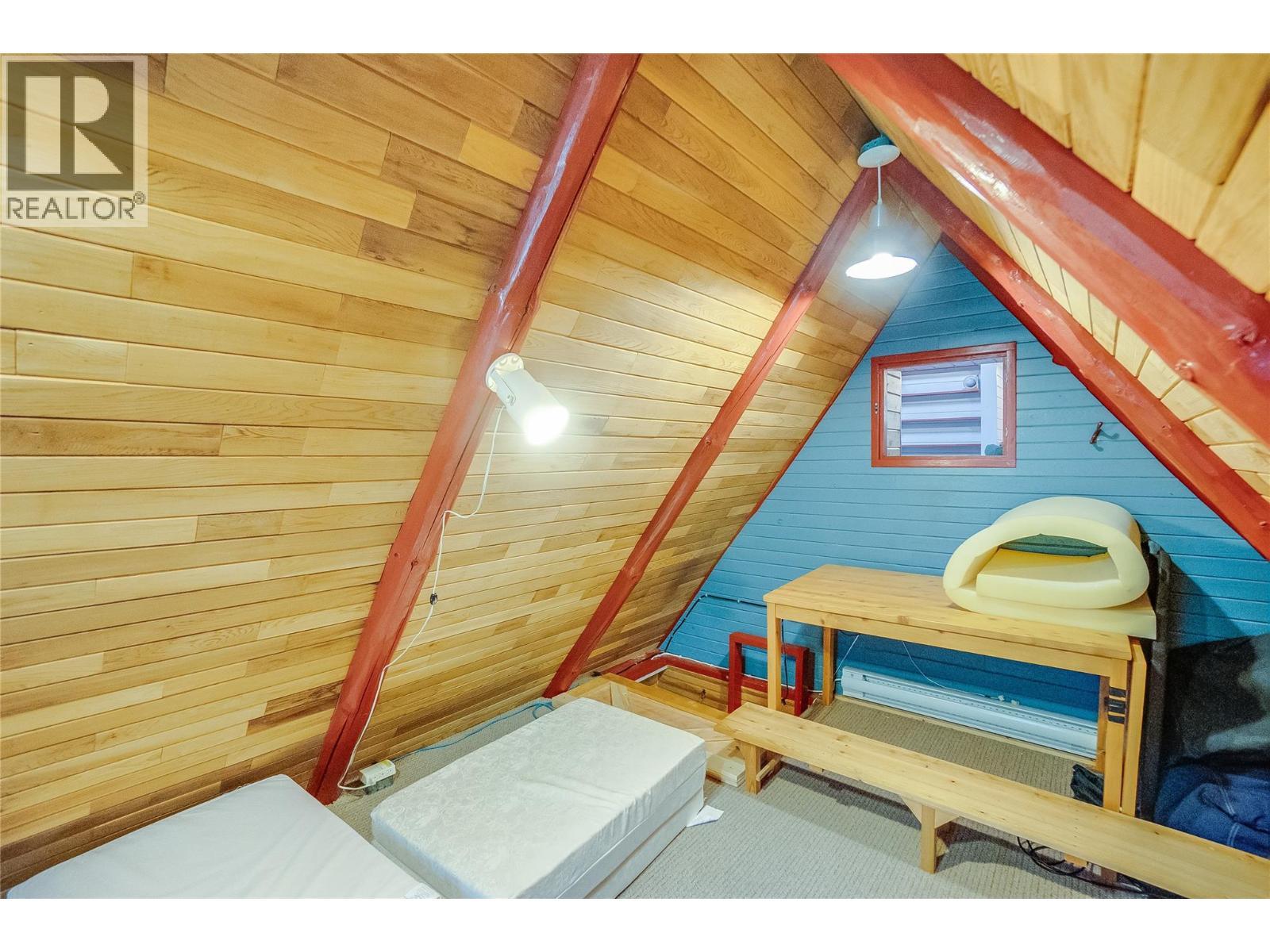 8780 Martens Road, Slocan, BC - Indoor Photo Showing Other Room