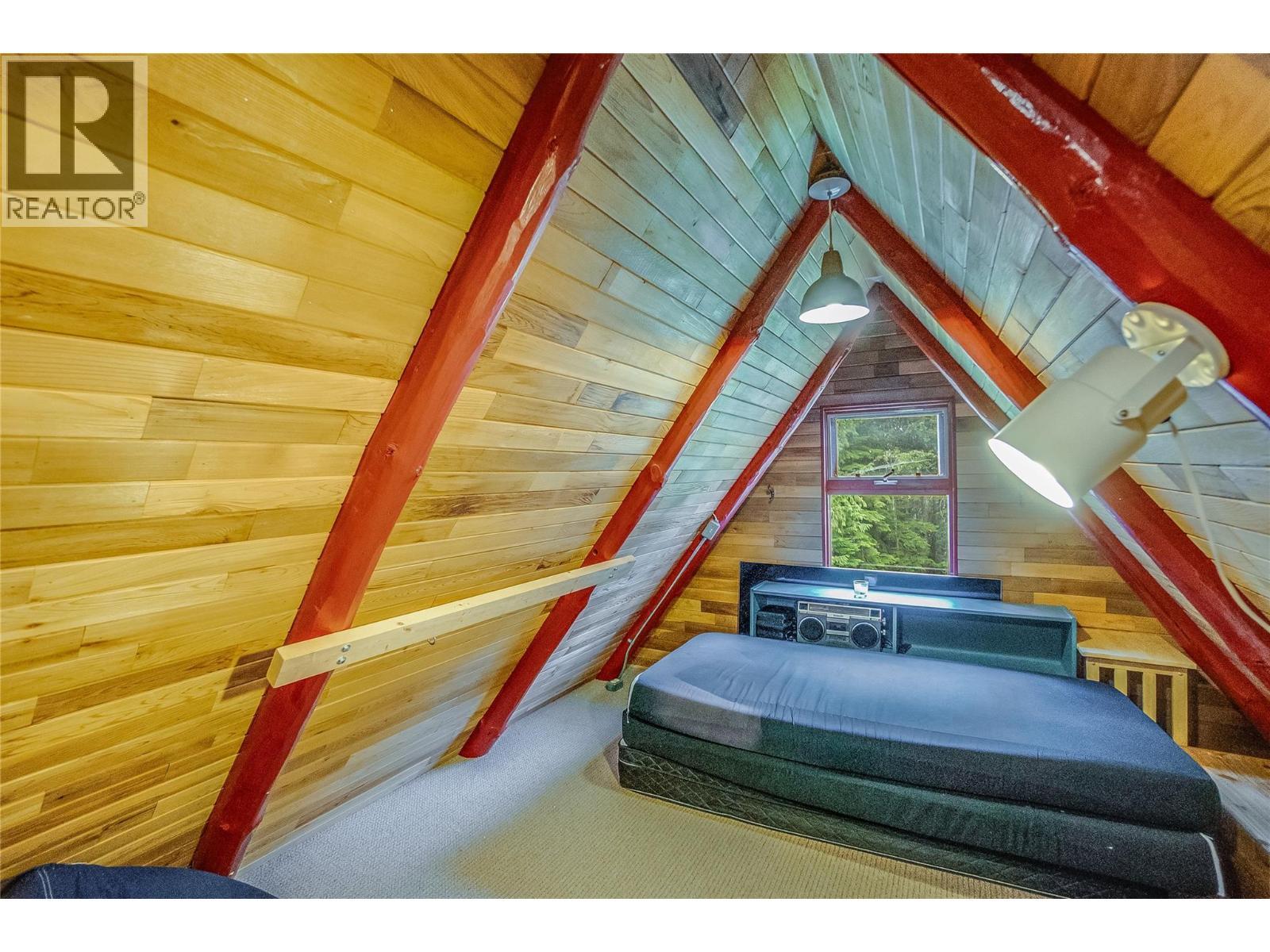 8780 Martens Road, Slocan, BC - Indoor Photo Showing Other Room