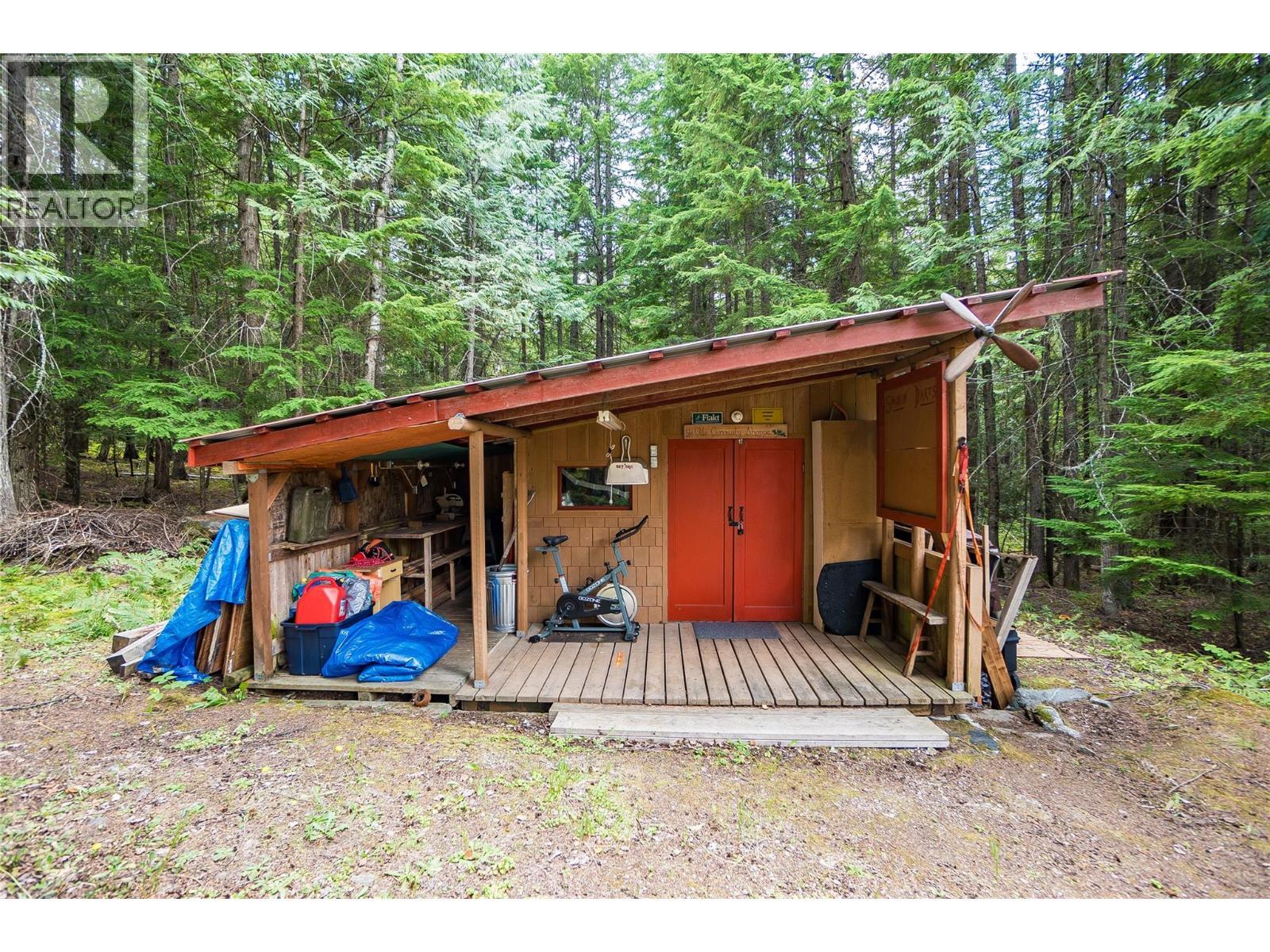 8780 Martens Road, Slocan, BC - Outdoor