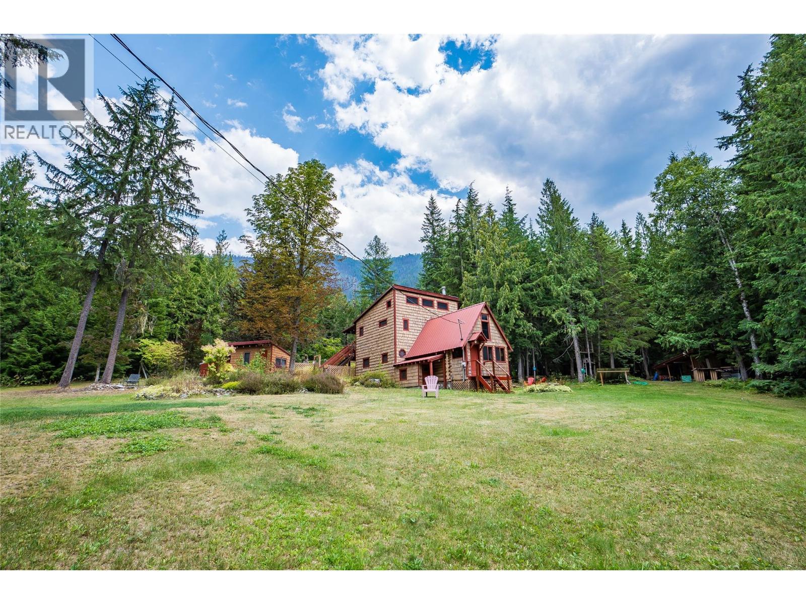 8780 Martens Road, Slocan, BC - Outdoor
