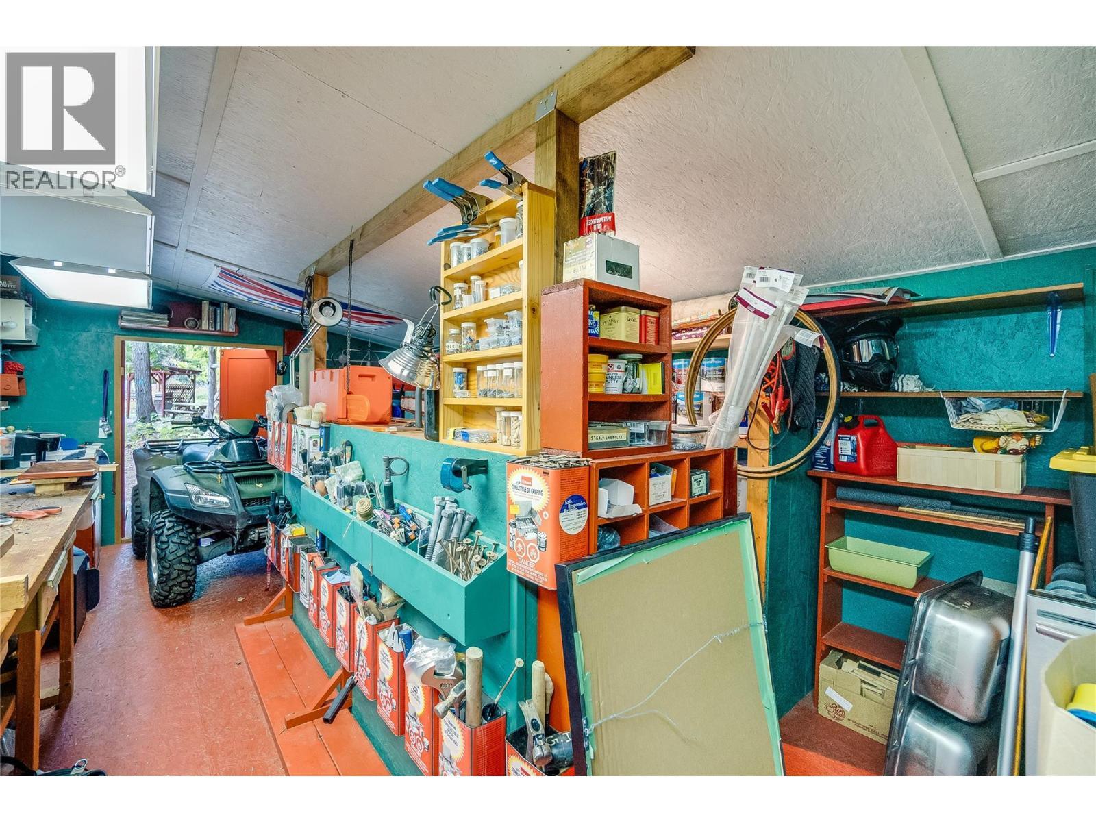 8780 Martens Road, Slocan, BC - Indoor