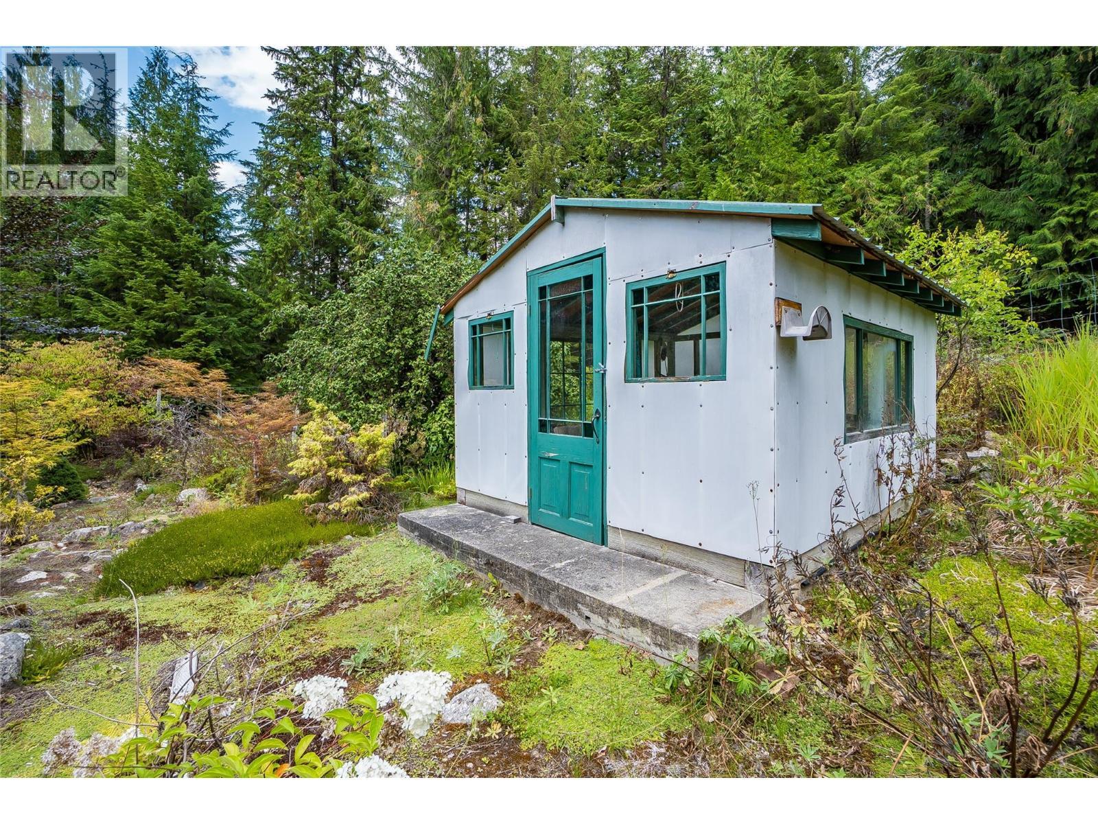 8780 Martens Road, Slocan, BC - Outdoor