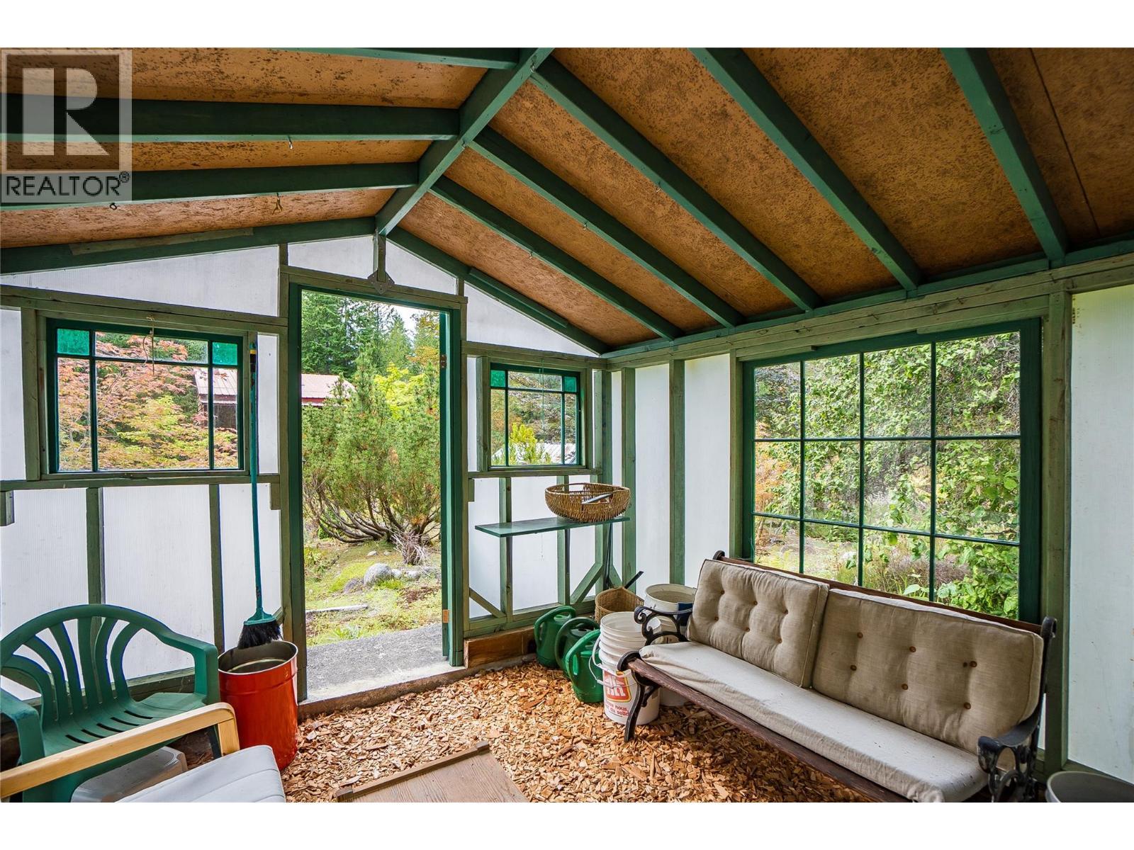 8780 Martens Road, Slocan, BC - Indoor Photo Showing Other Room