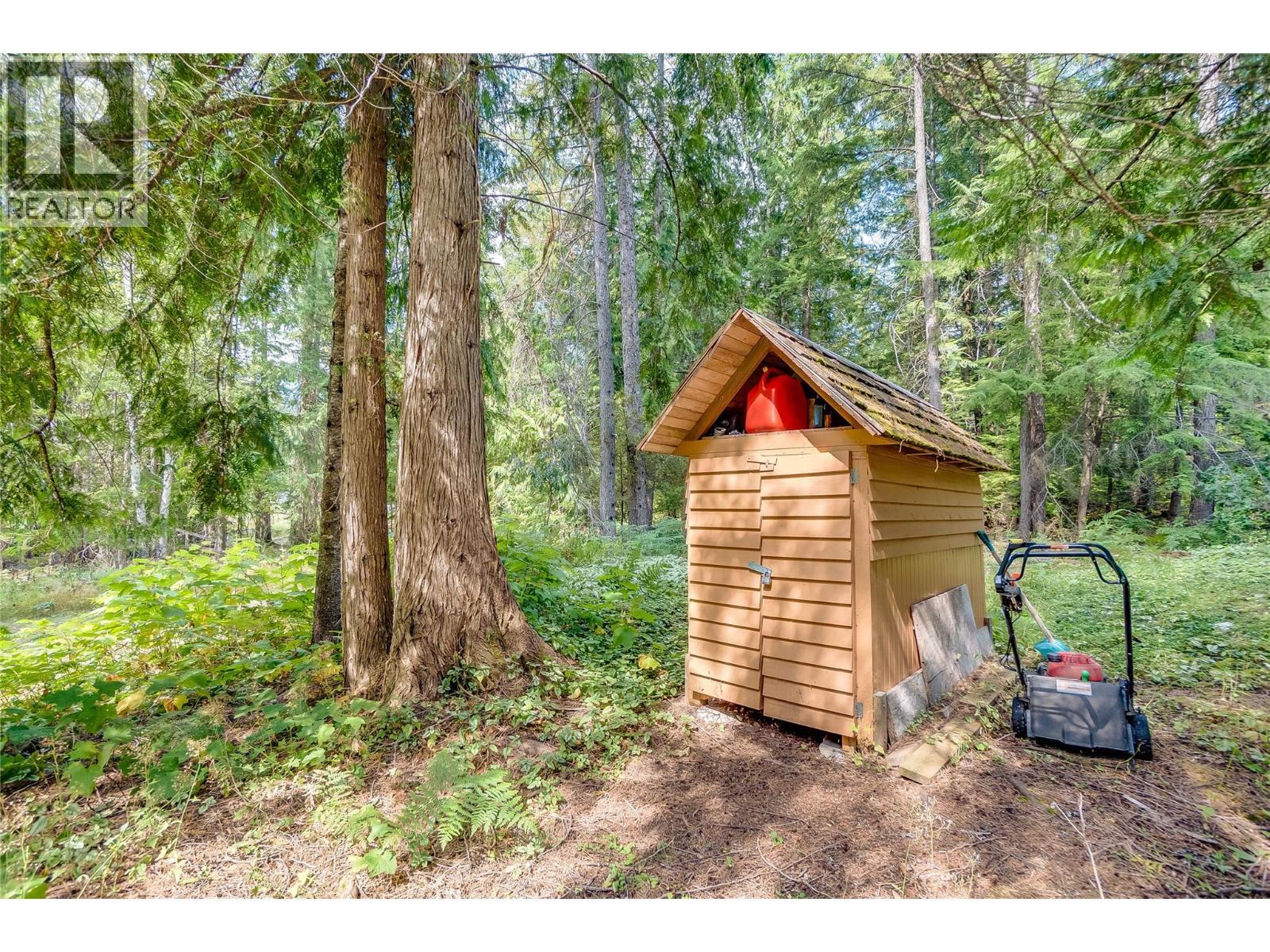 8780 Martens Road, Slocan, BC - Outdoor