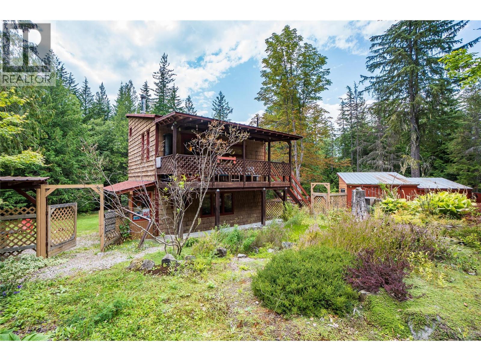 8780 Martens Road, Slocan, BC - Outdoor With Deck Patio Veranda