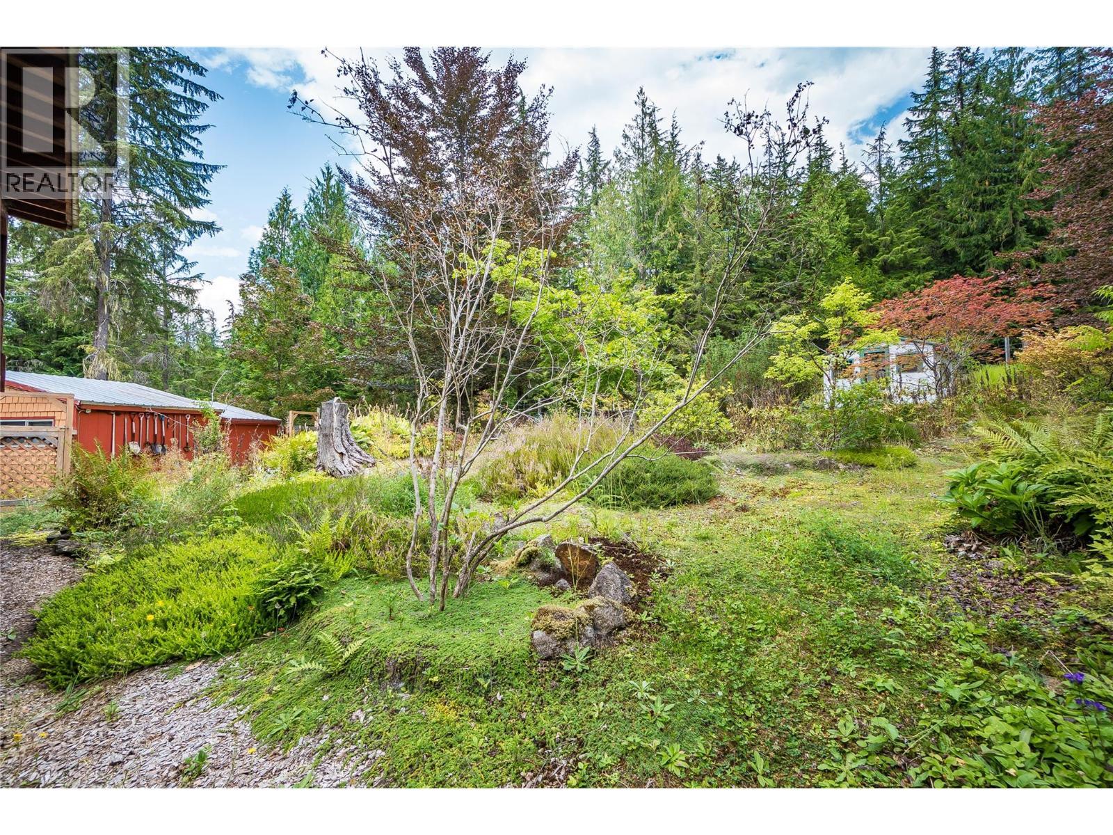 8780 Martens Road, Slocan, BC - Outdoor