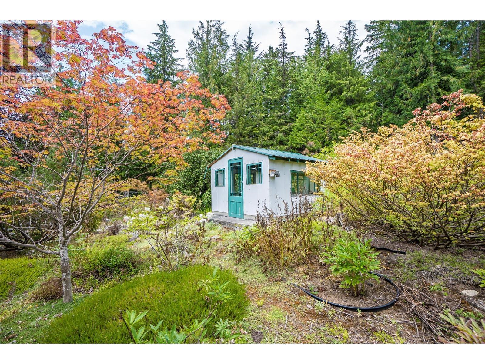 8780 Martens Road, Slocan, BC - Outdoor