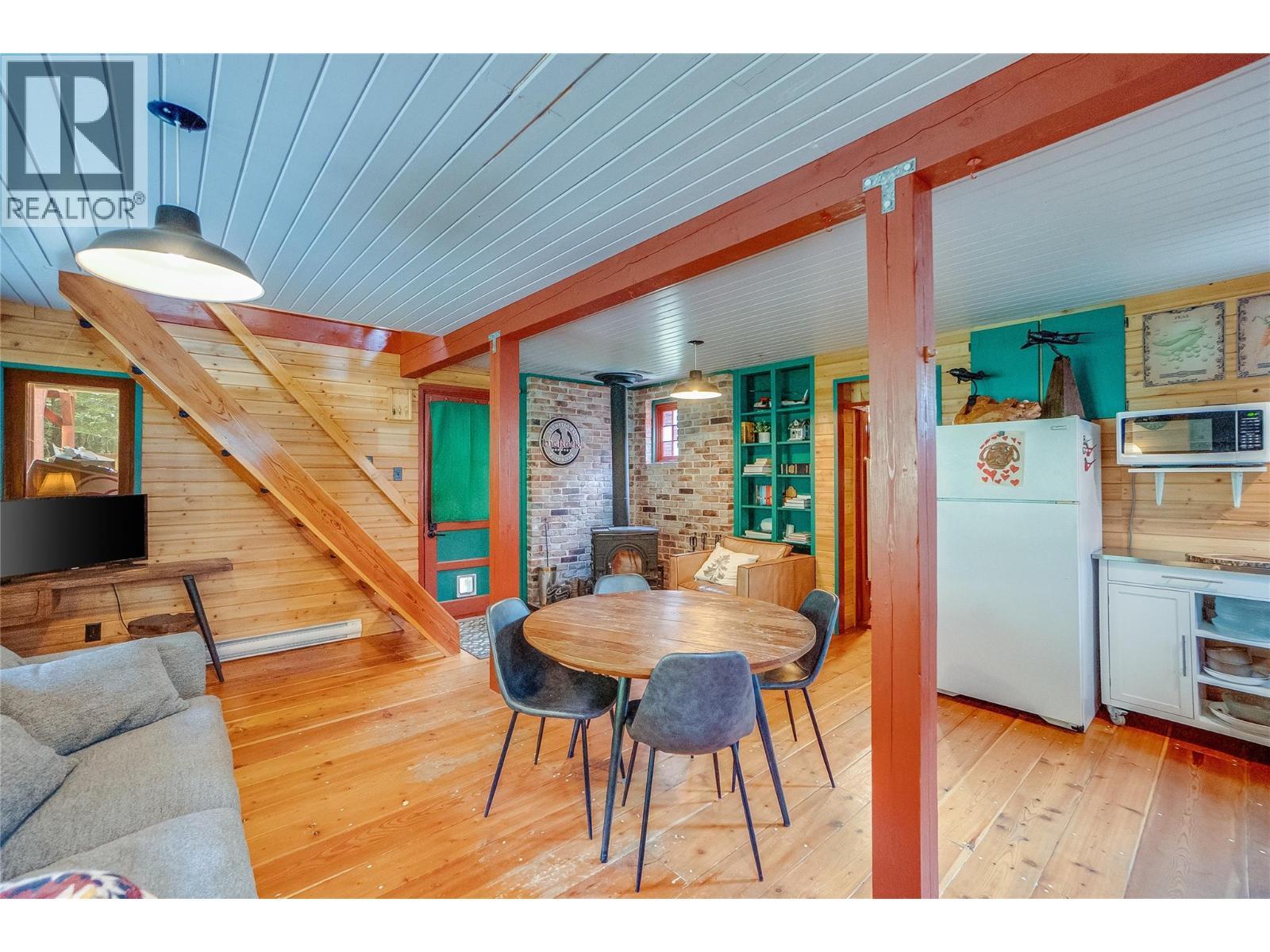 8780 Martens Road, Slocan, BC - Indoor Photo Showing Dining Room