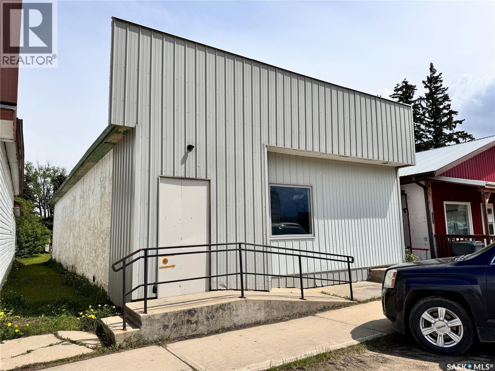 205-207 Main Street, Lintlaw, SK