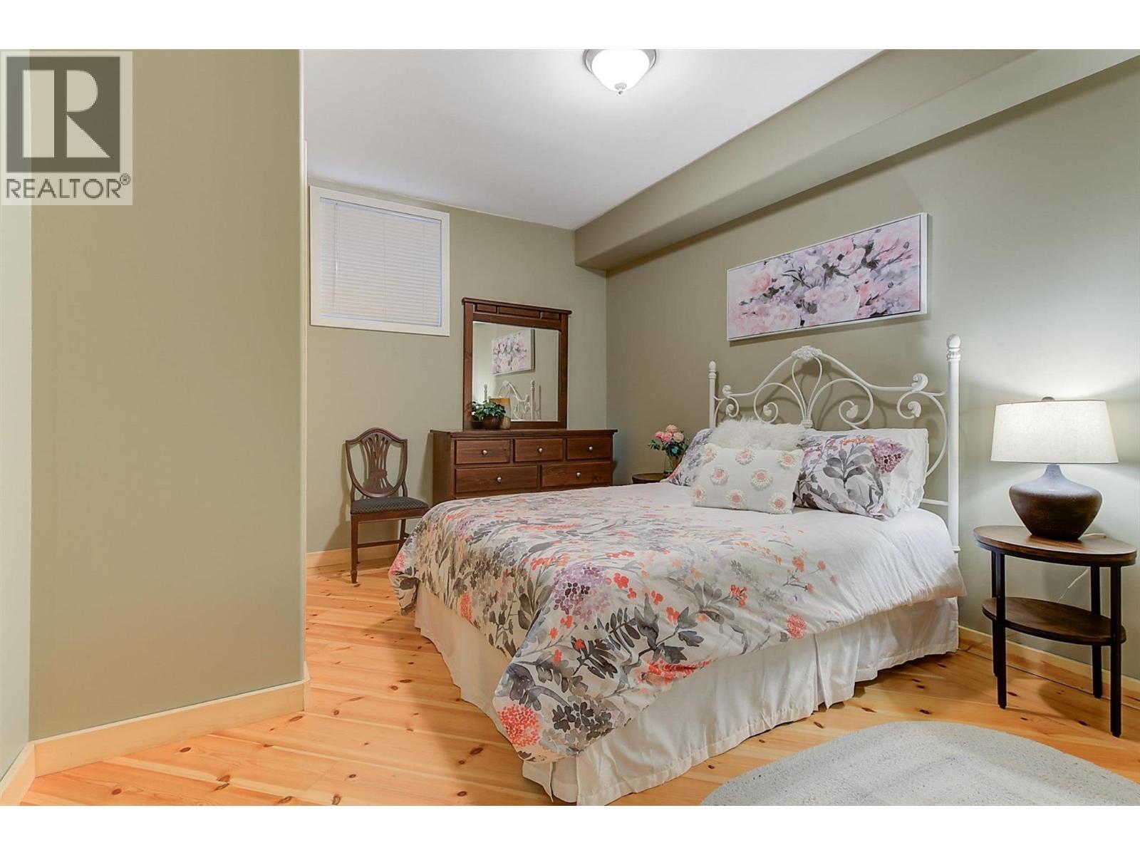 3rd bedroom on lower level - 7172 Brent Road, Peachland, BC - Indoor Photo Showing Bedroom