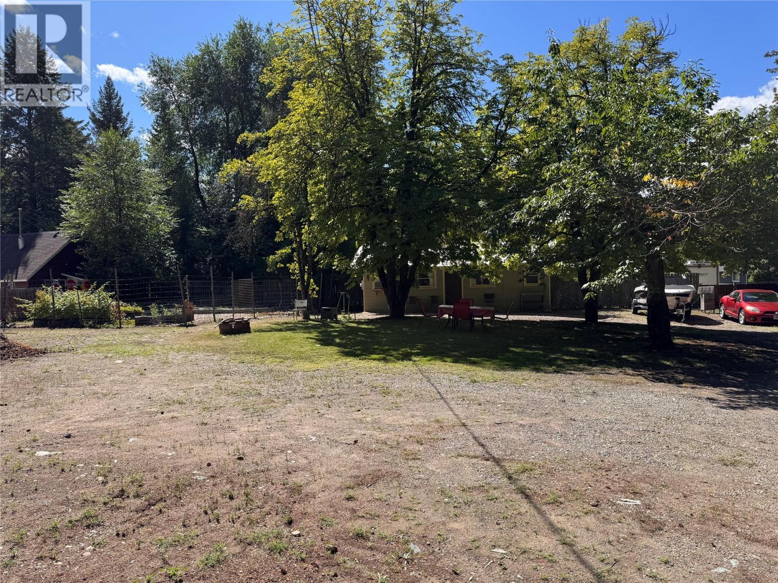 9&11 Kingsley Road, Christina Lake, BC