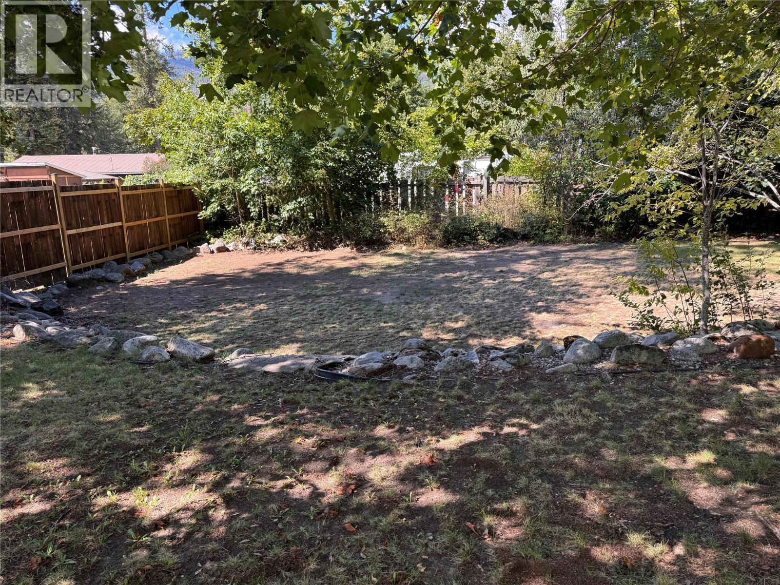 9&11 Kingsley Road, Christina Lake, BC